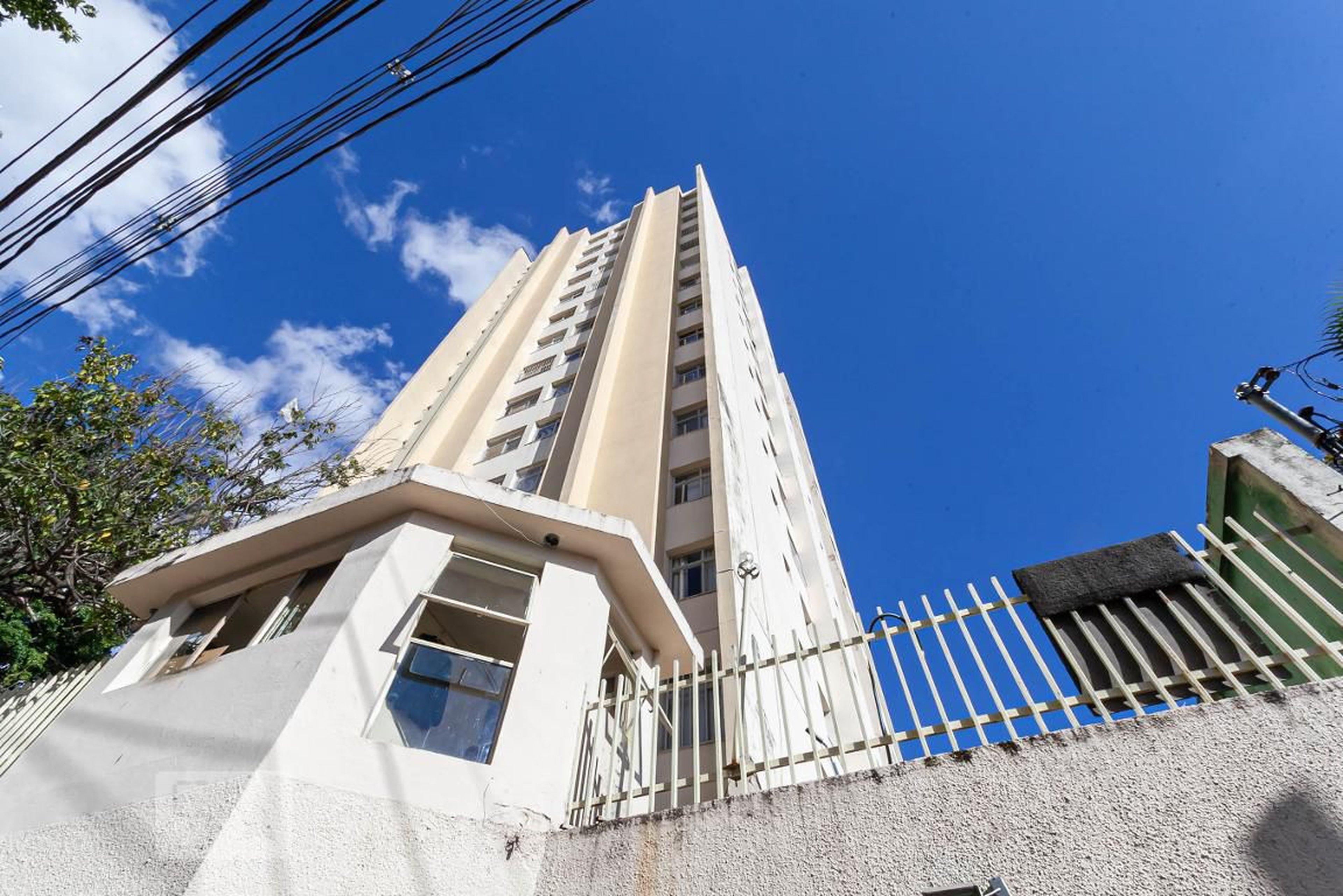 Fachada do prédio Condomínio em Rua Monte Sião, 452