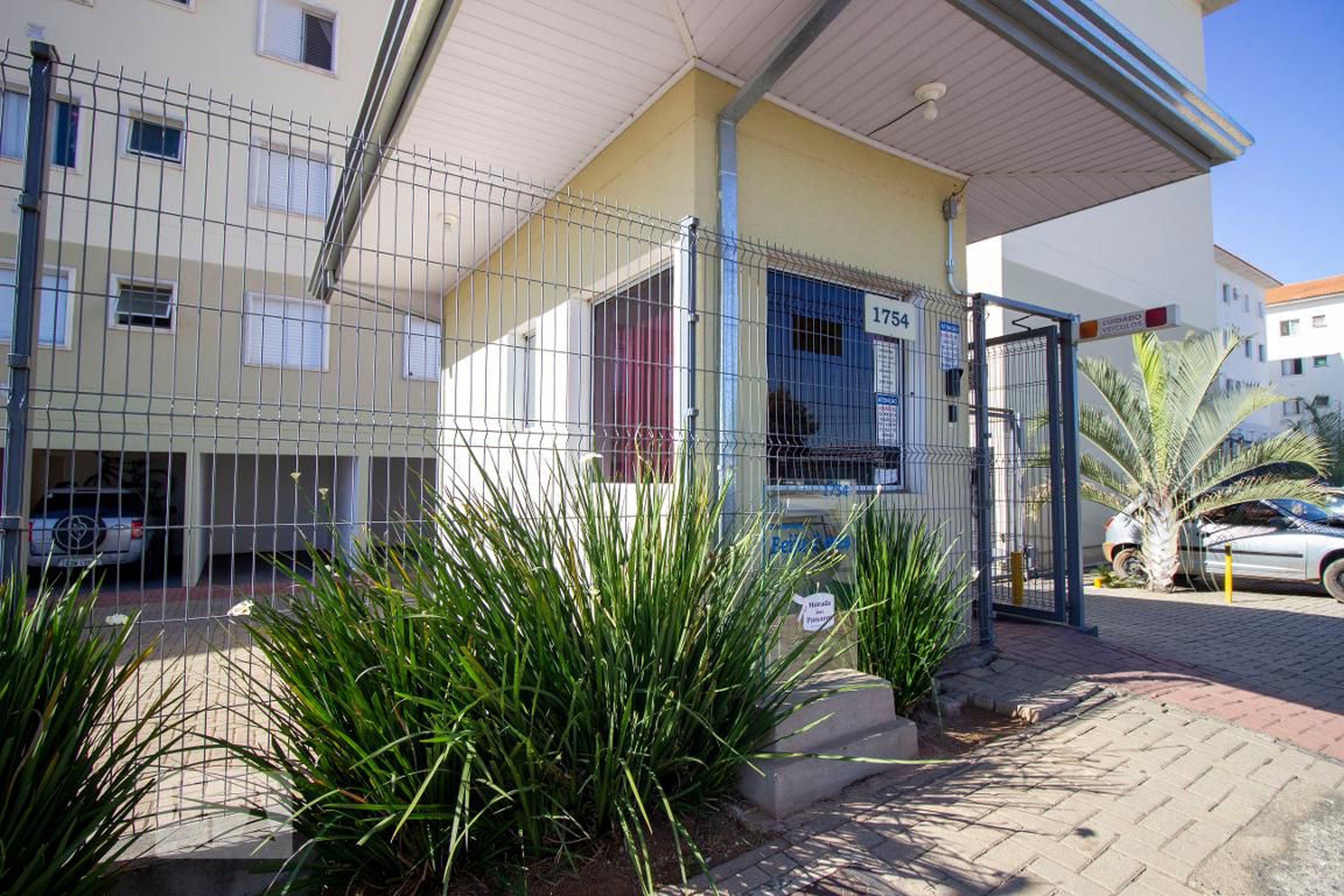 Fachada do Condomínio Condomínio Morada dos Pássaros