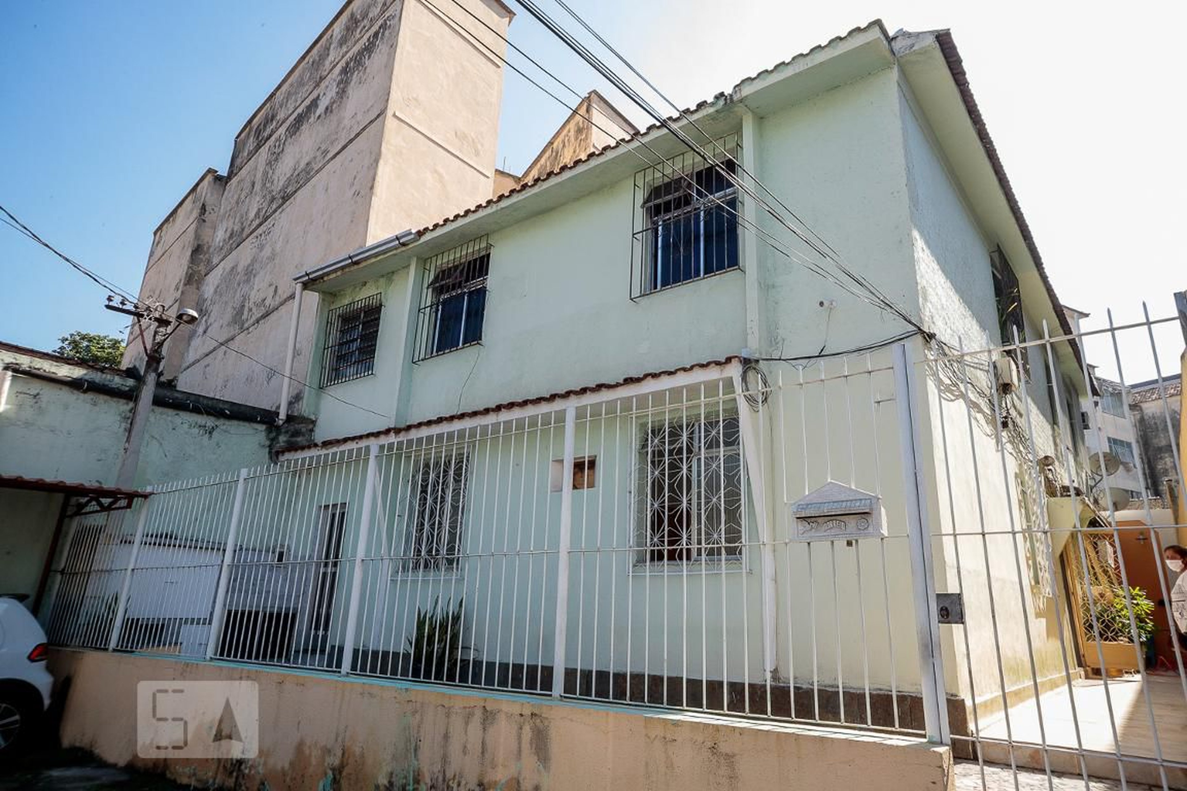 Fachada Condomínio em Rua Clarimundo de Melo, 340