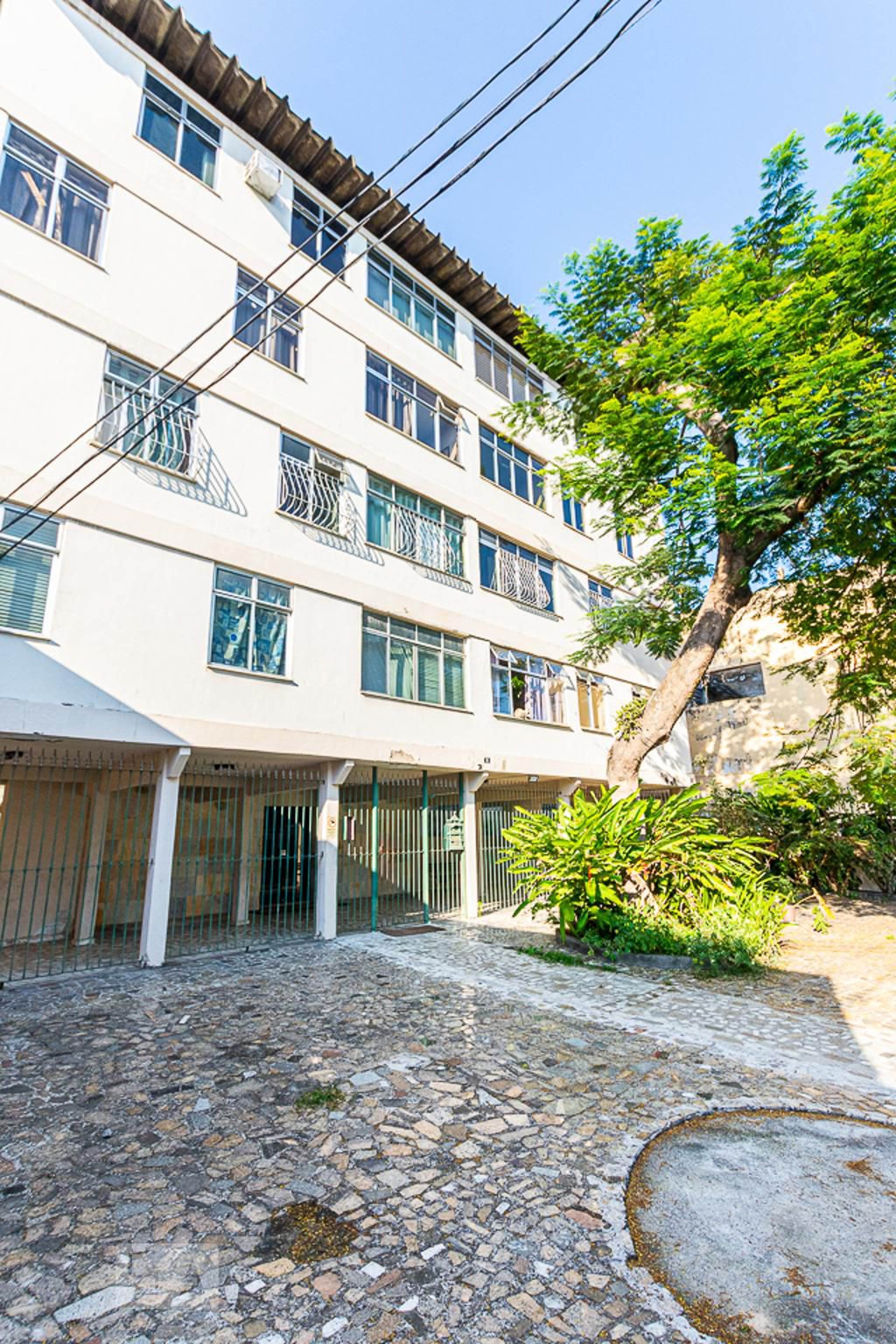 Fachada Condomínio em Rua Carlos Gomes, 88