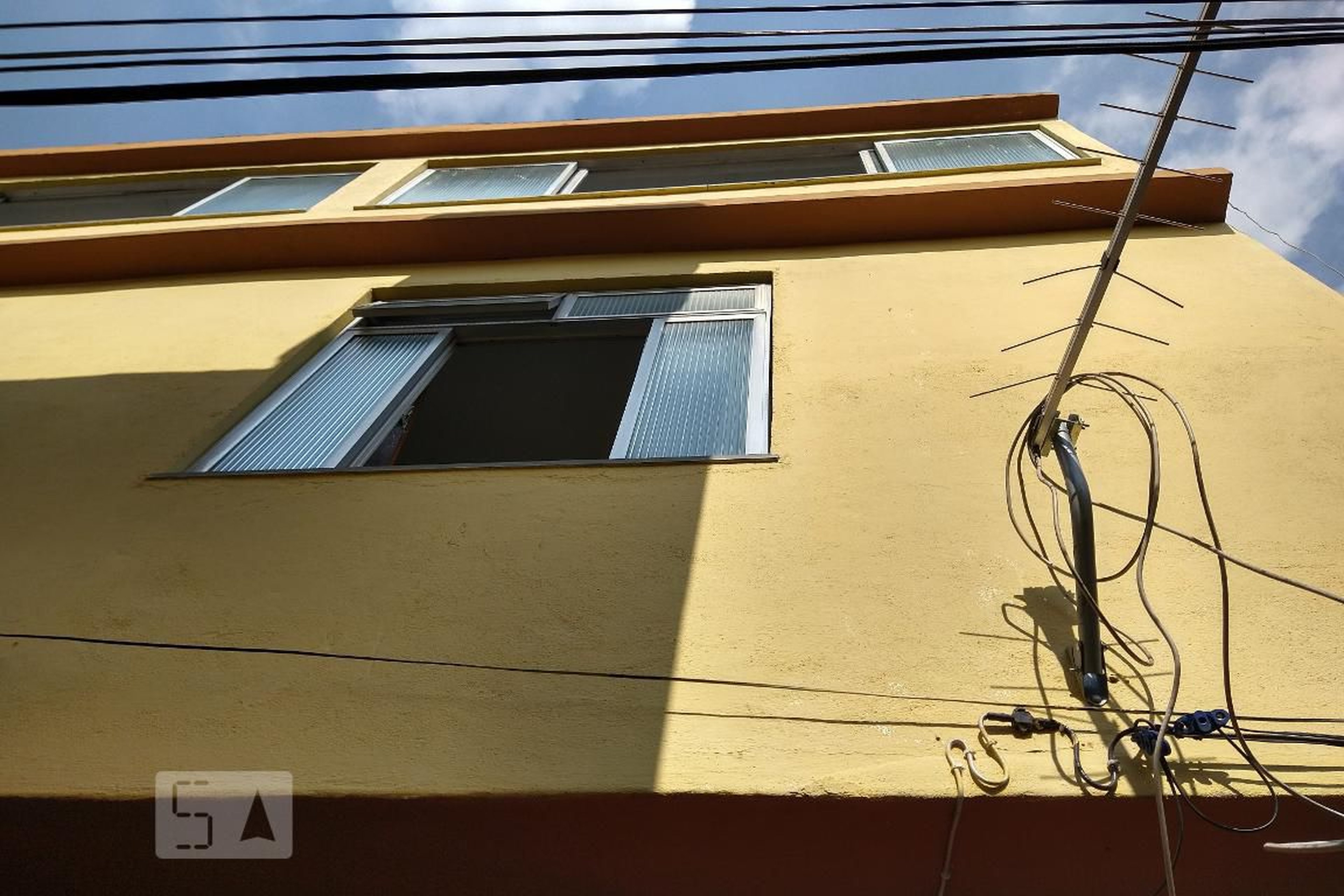 Fachada Condomínio em Rua Gustavo Riedel, 91