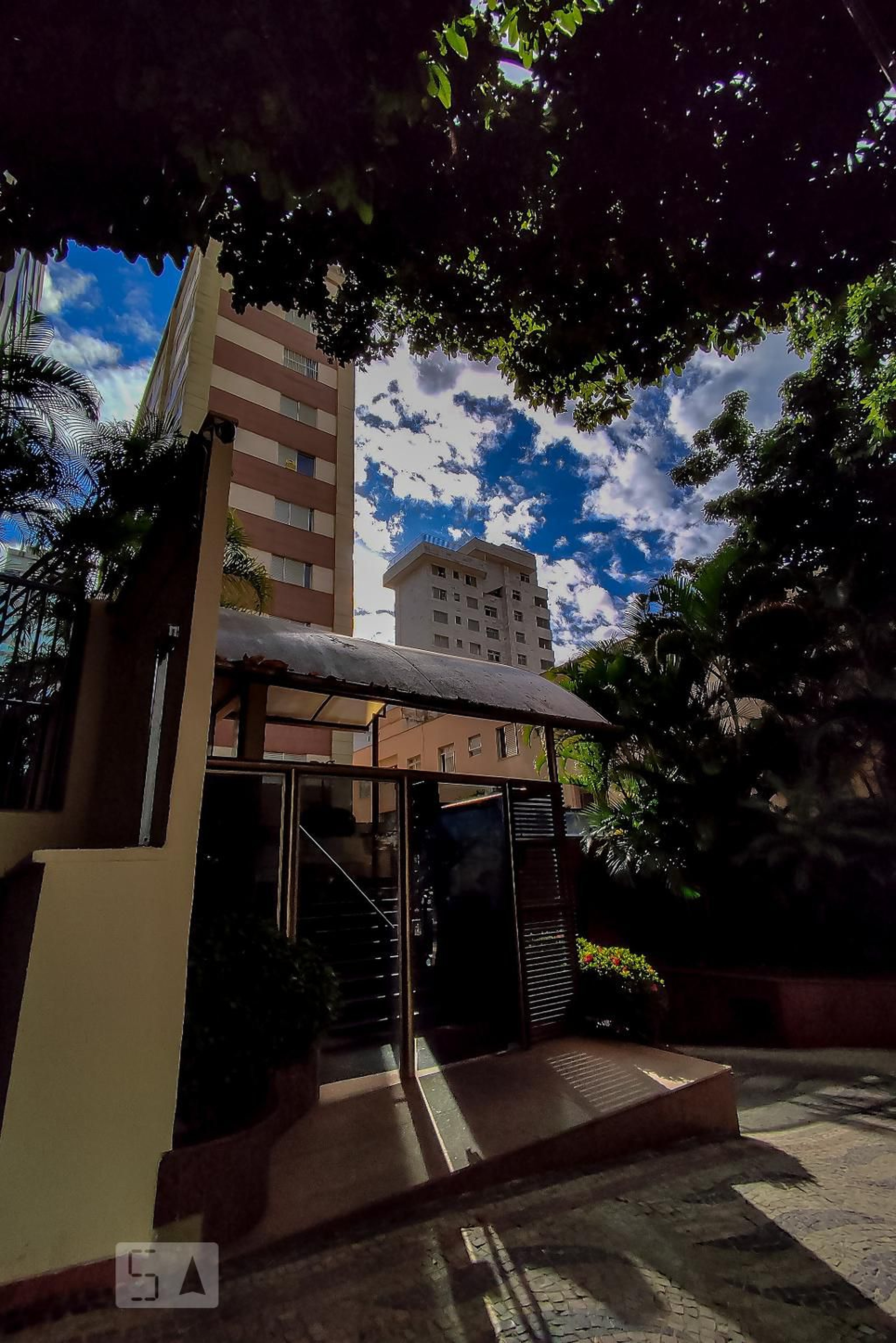 Fachada Condomínio em Rua Araguari, 1268