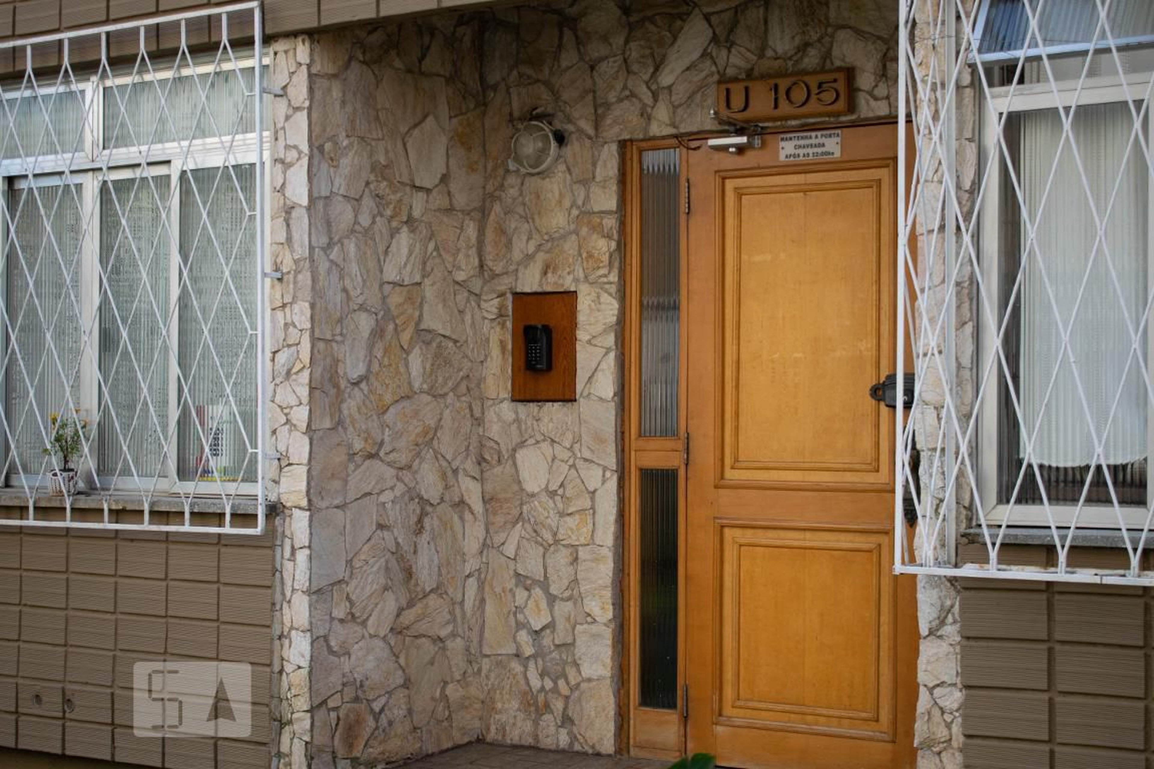 Fachada do Prédio Condomínio em Rua Padre Ângelo Corso, 105