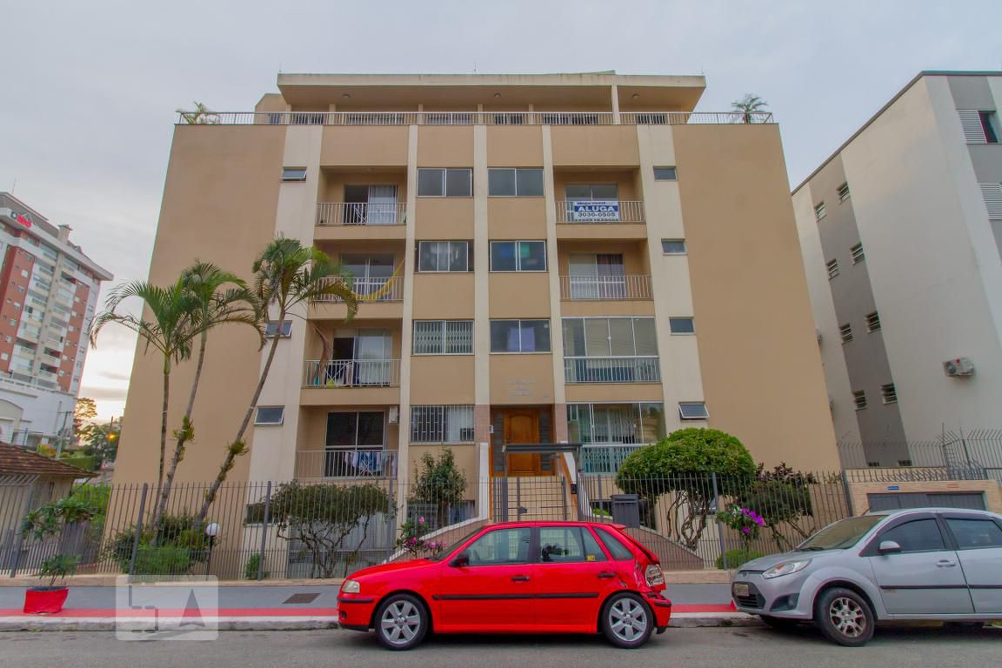 Fachada Condomínio em Rua Araci Vaz Callado, 931