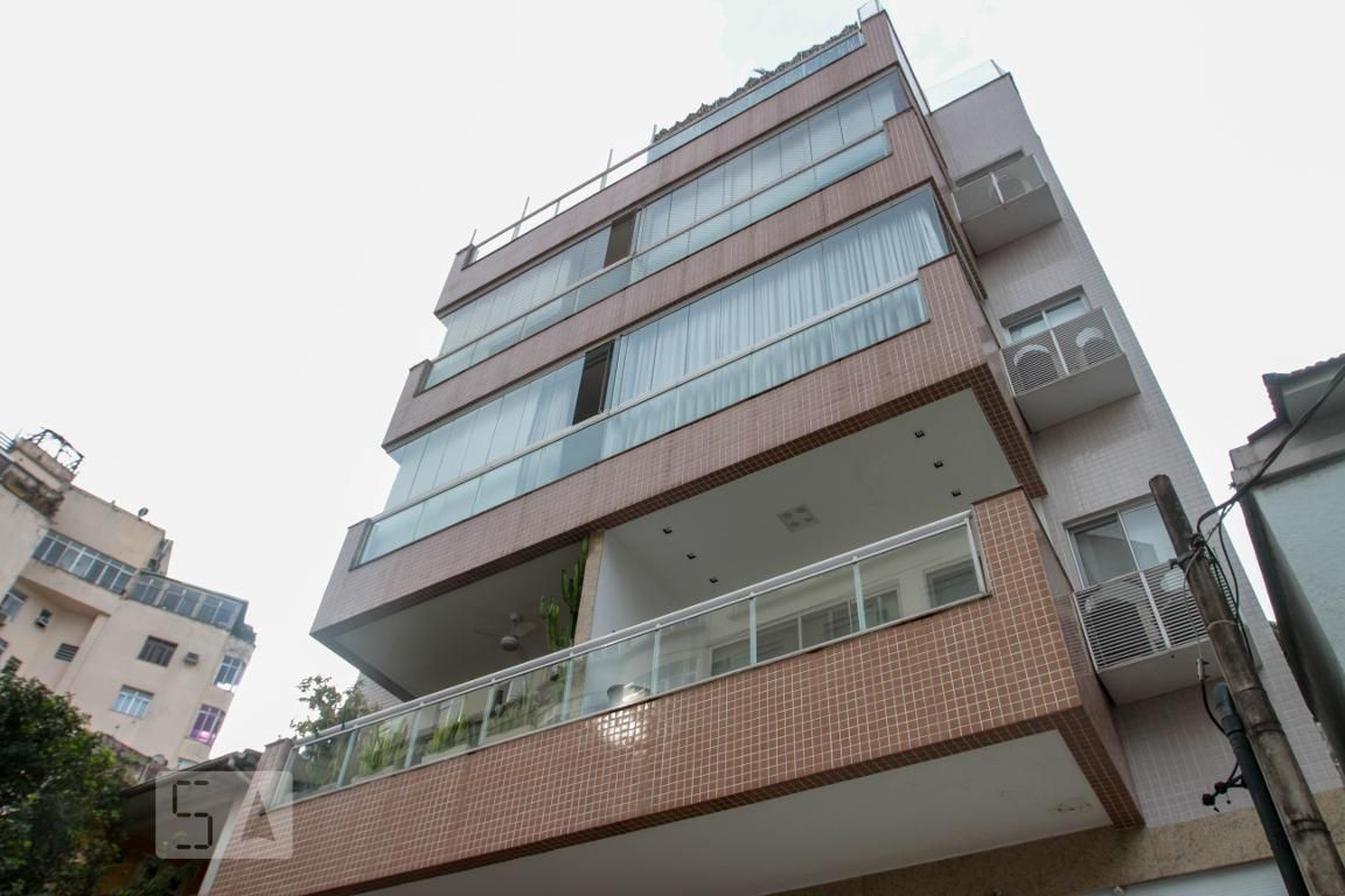 Fachada do Prédio Condomínio Stilodipalmi