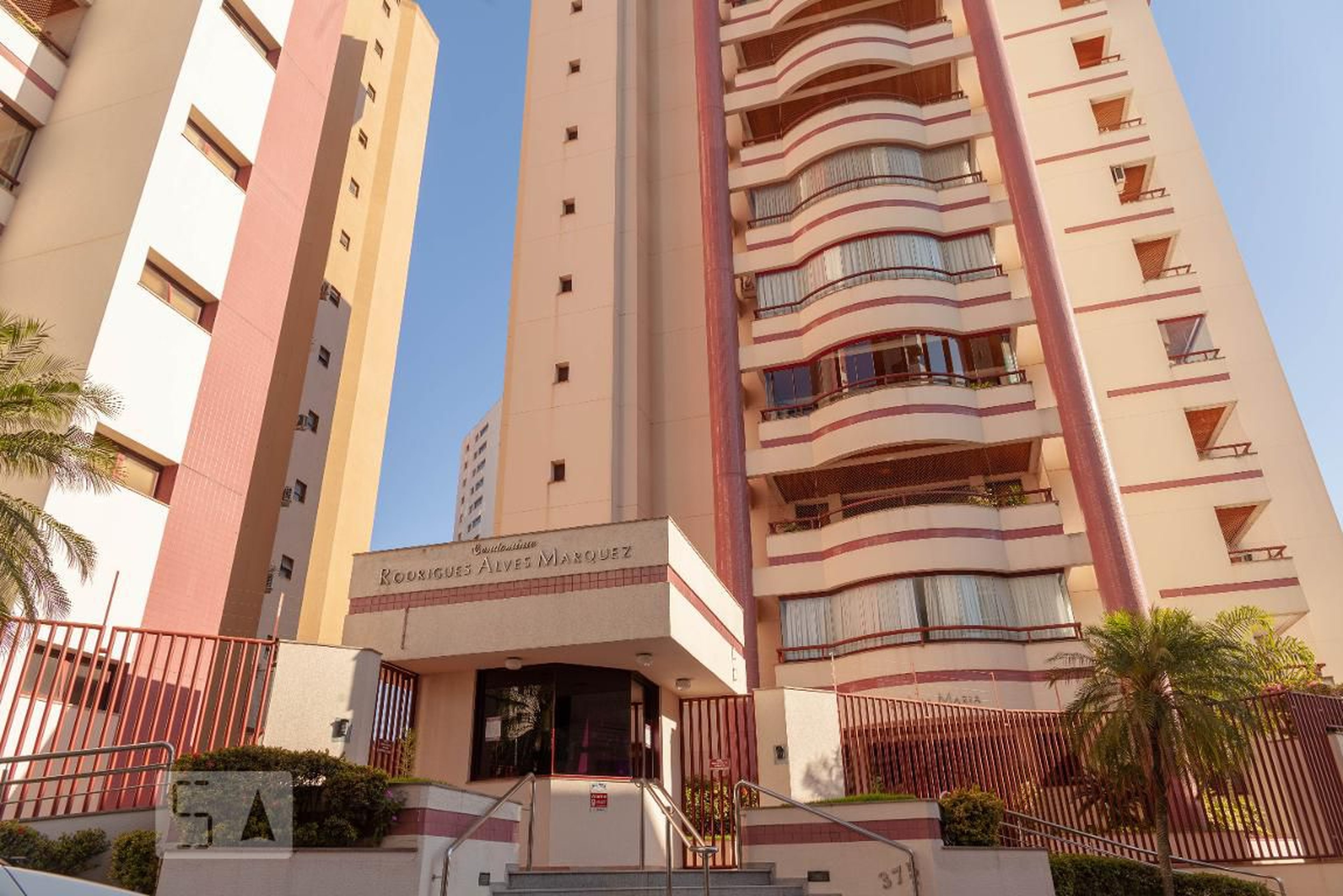 Fachada Condomínio em Rua Tiradentes, 375