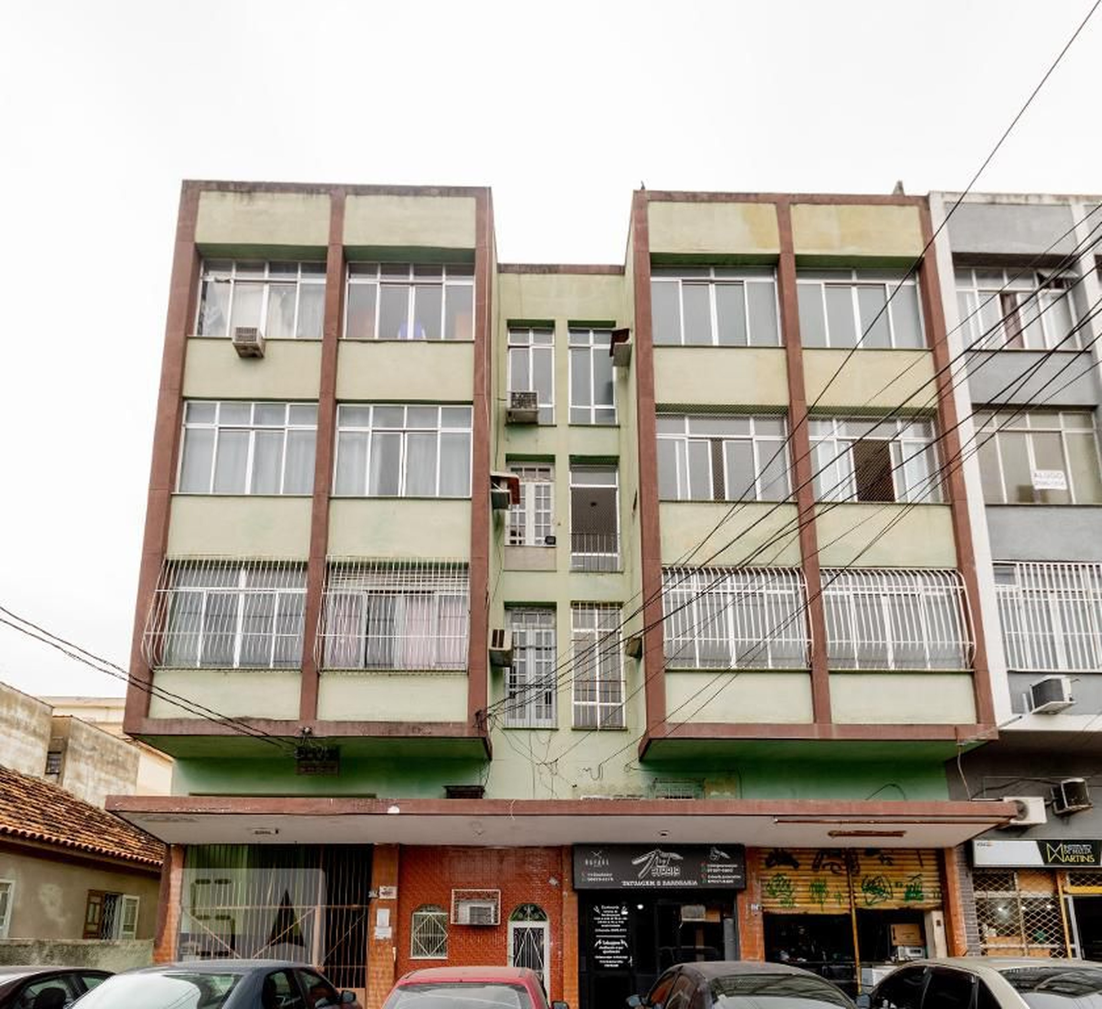 Fachada Condomínio em Avenida Brás de Pina, 1094