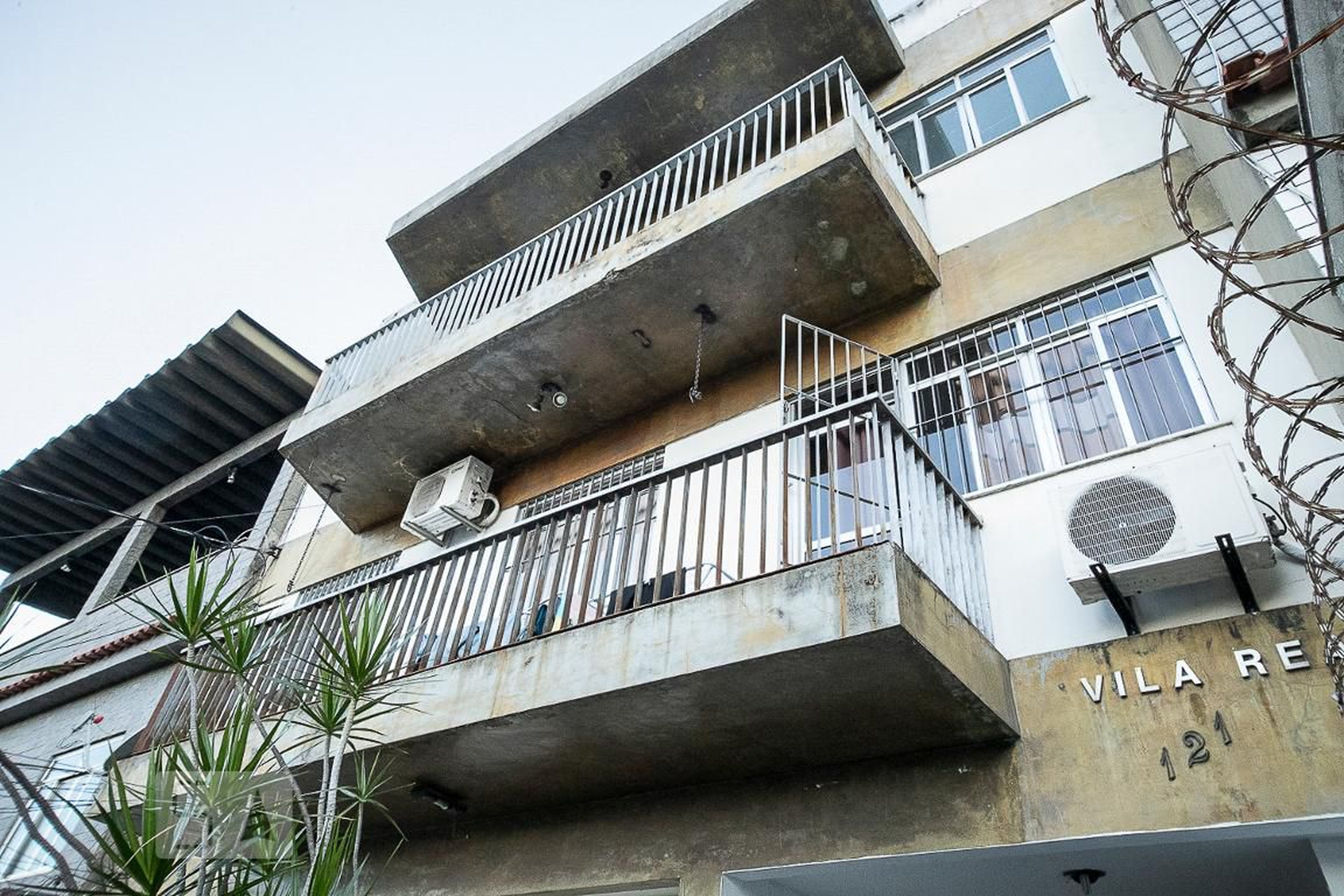 Fachada Condomínio em Rua Jacinto Rebelo, 121