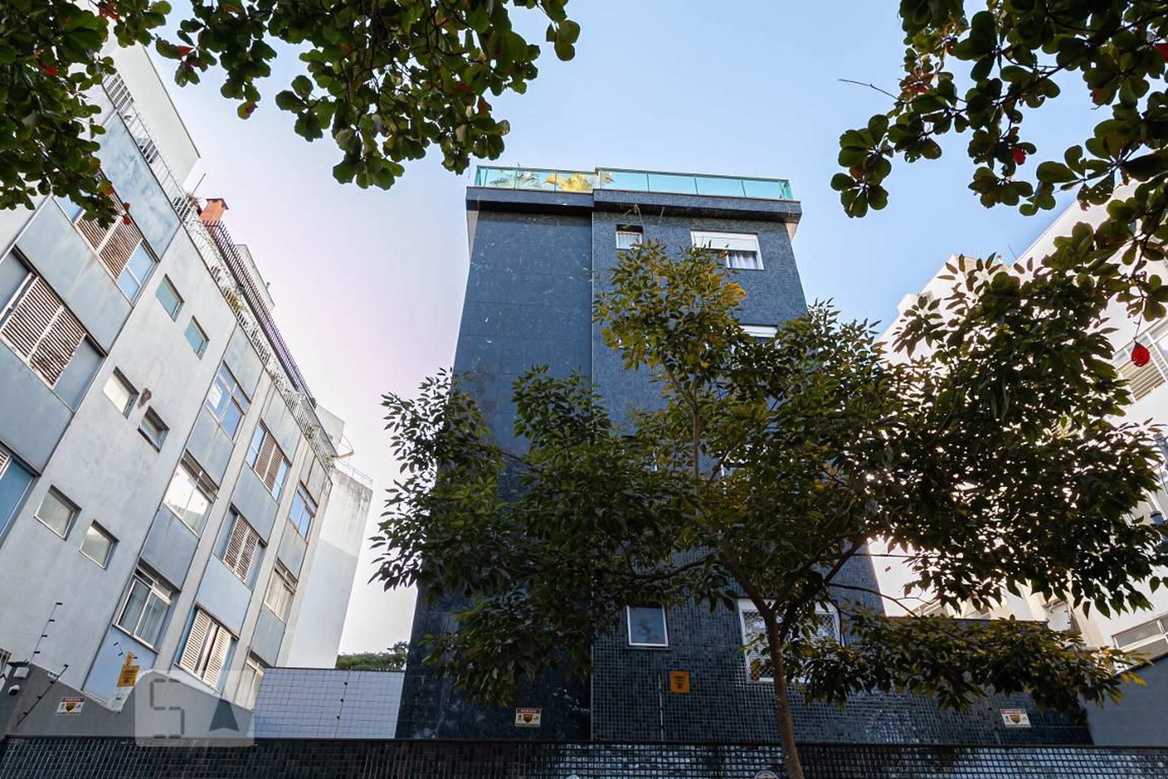 Fachada do prédio Condomínio em Rua Benjamin Flôres, 33