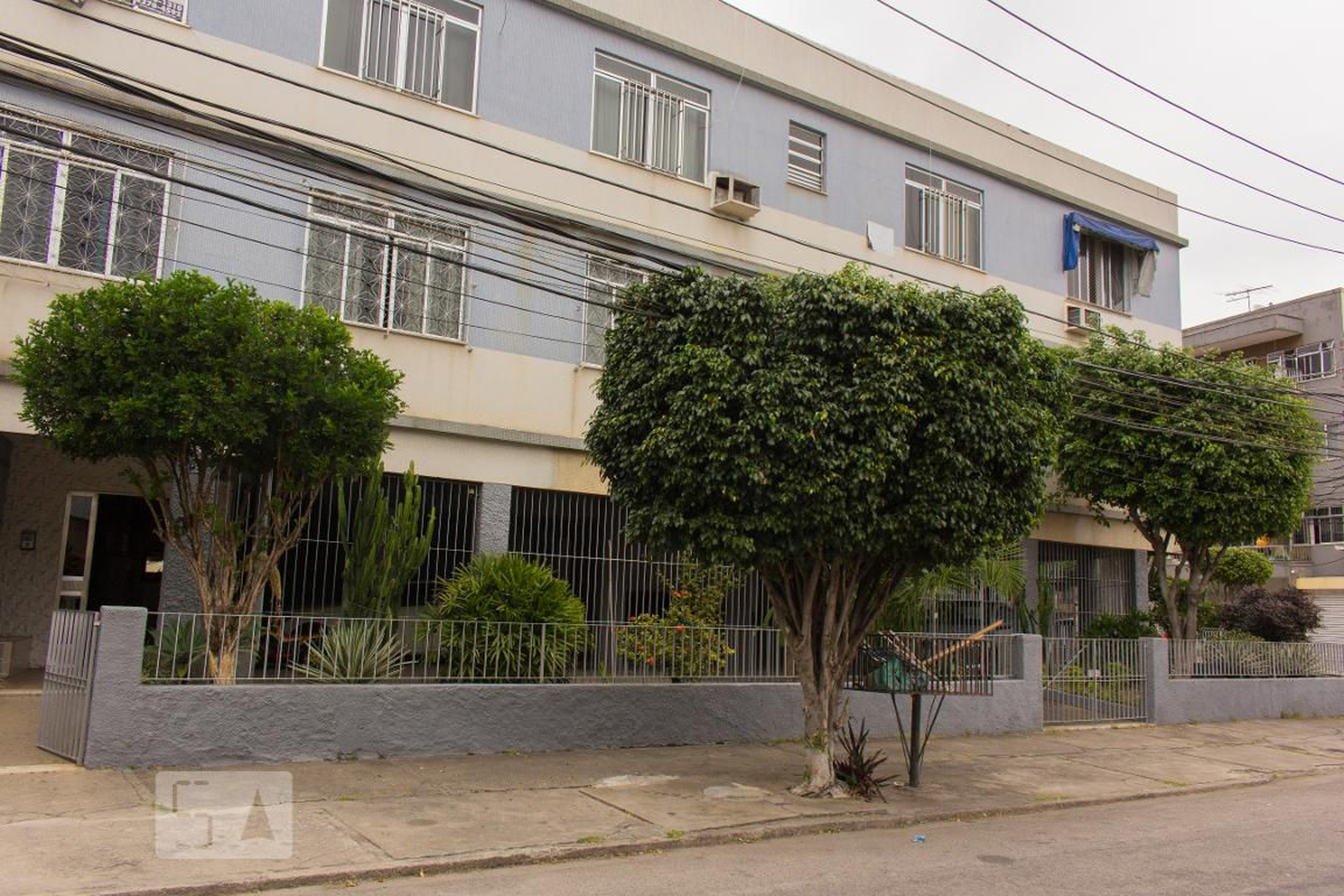 Fachada Condomínio em Rua Arnaldo Ador, 12