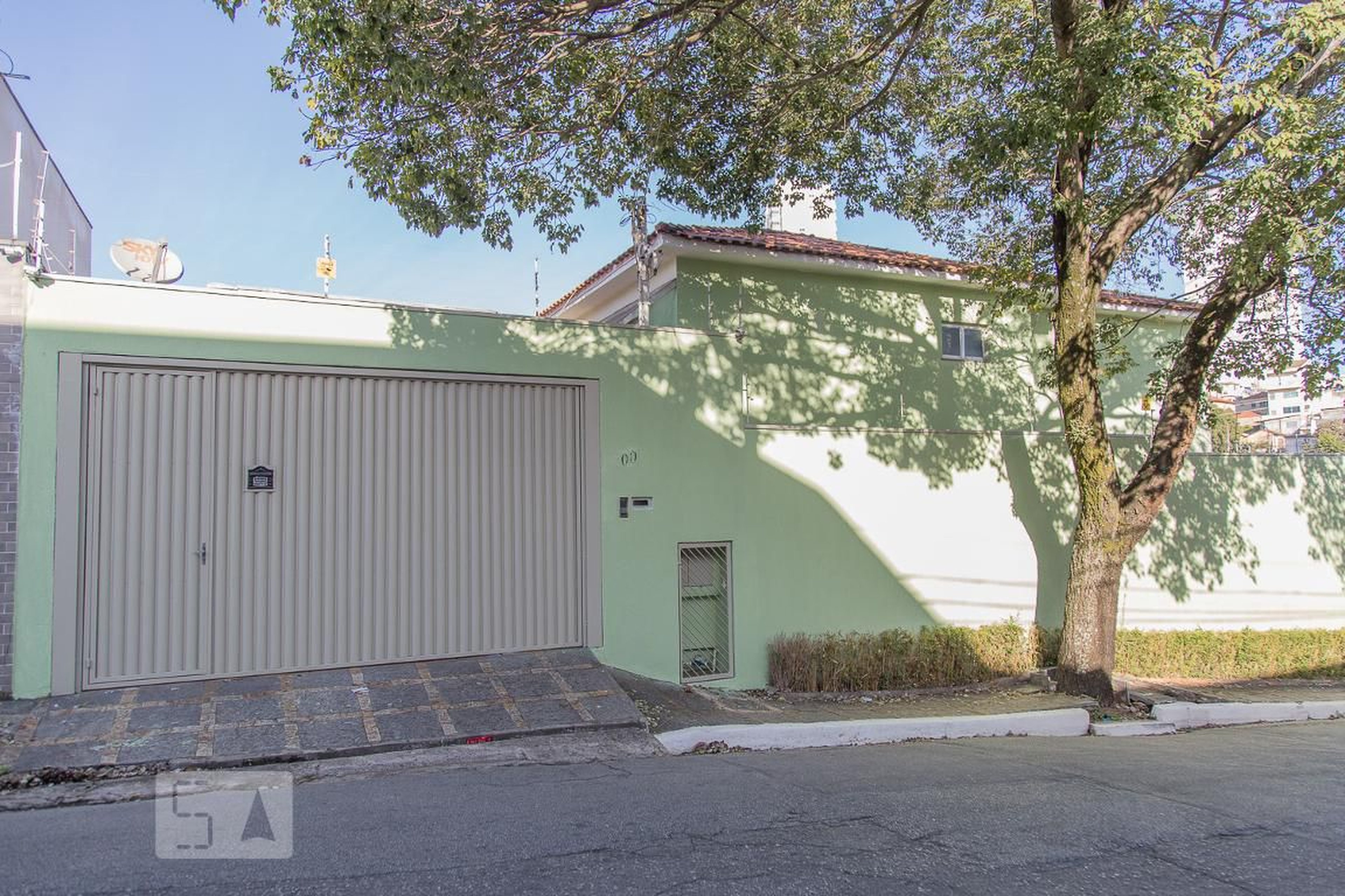 Fachada Condomínio em Rua Antônio Peres Mulla, 100