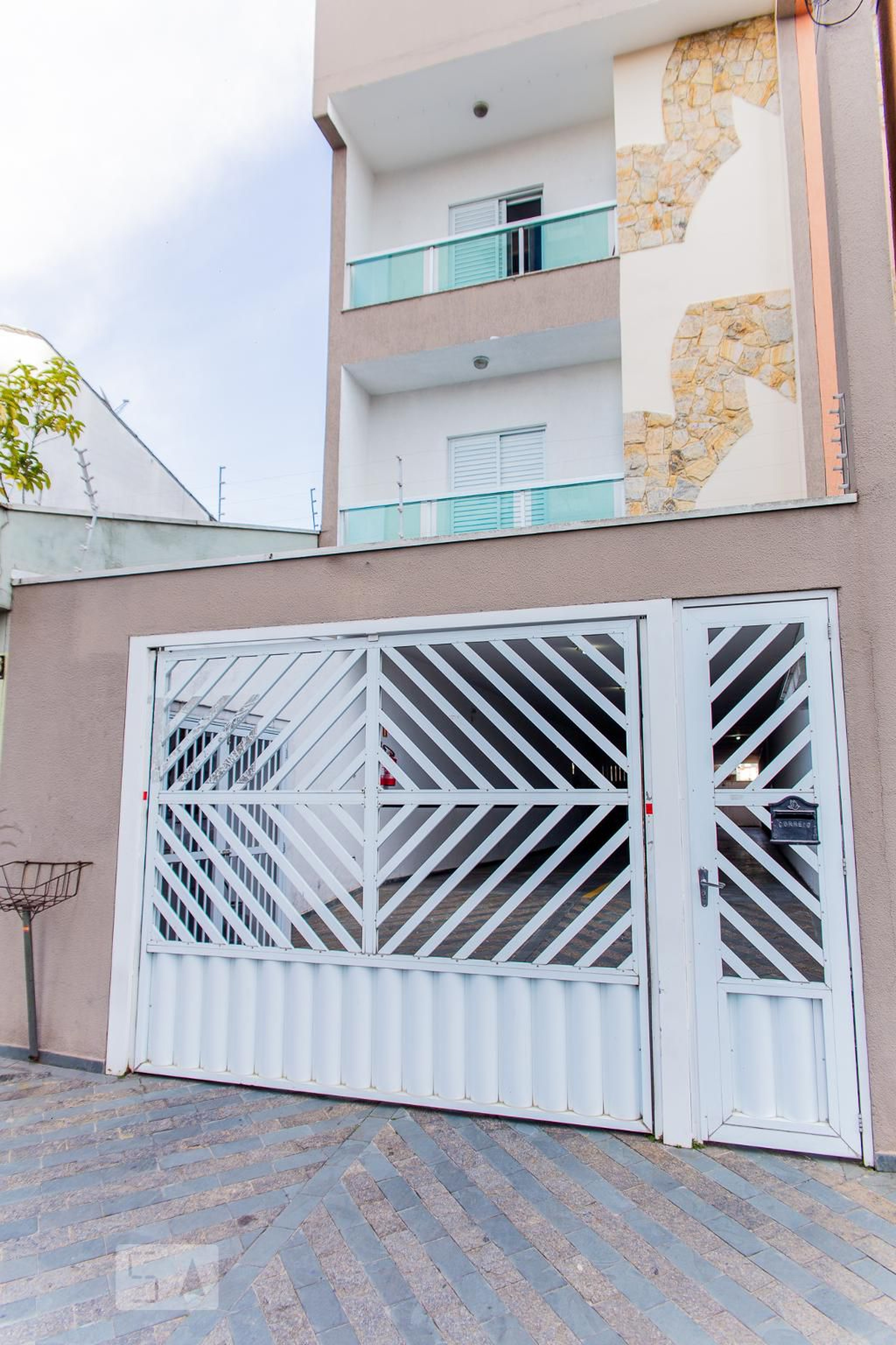 Fachada Condomínio em Rua Cotoxó, 354