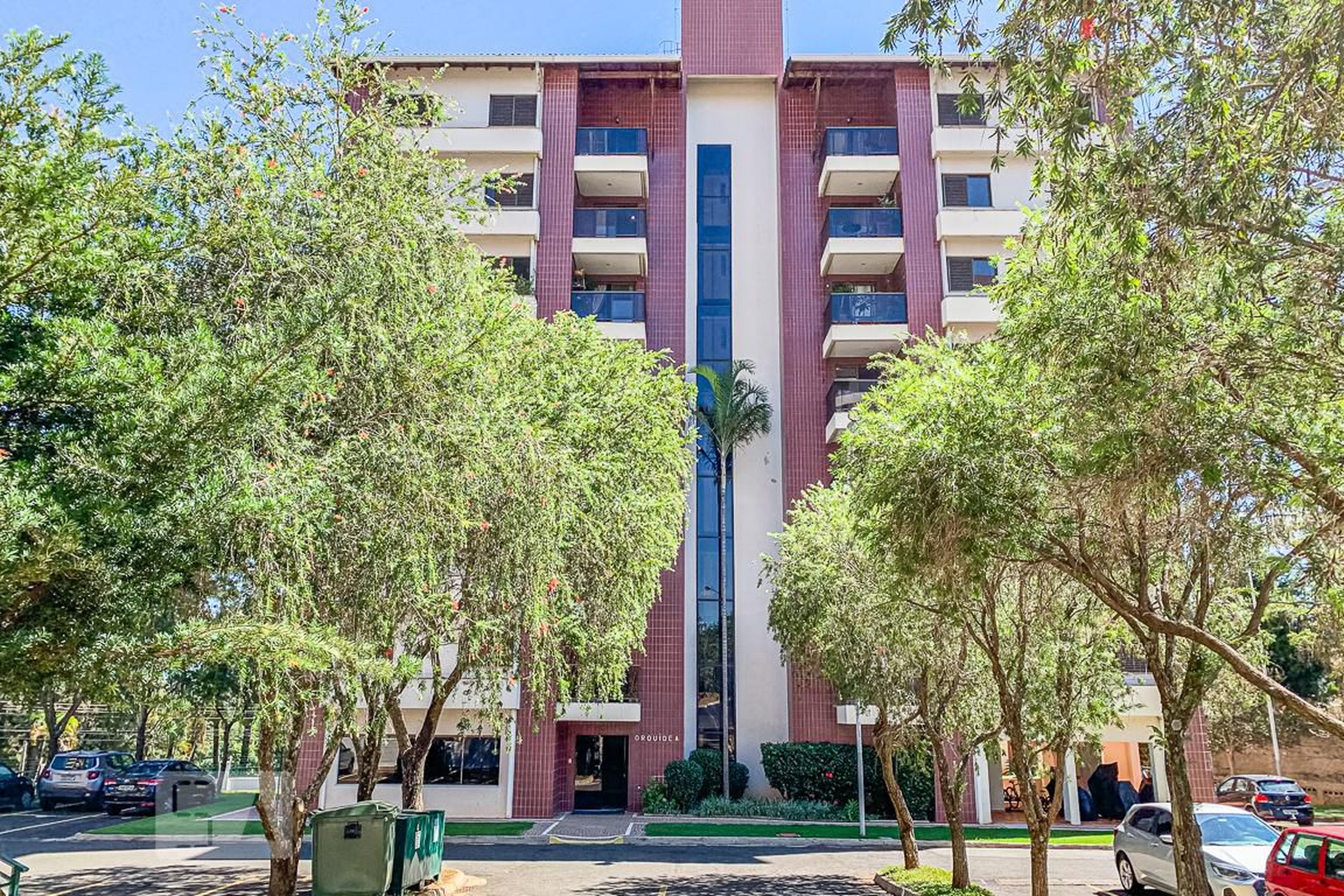 Fachada Condomínio em Rua Egberto Ferreira de Arruda Camargo, 200