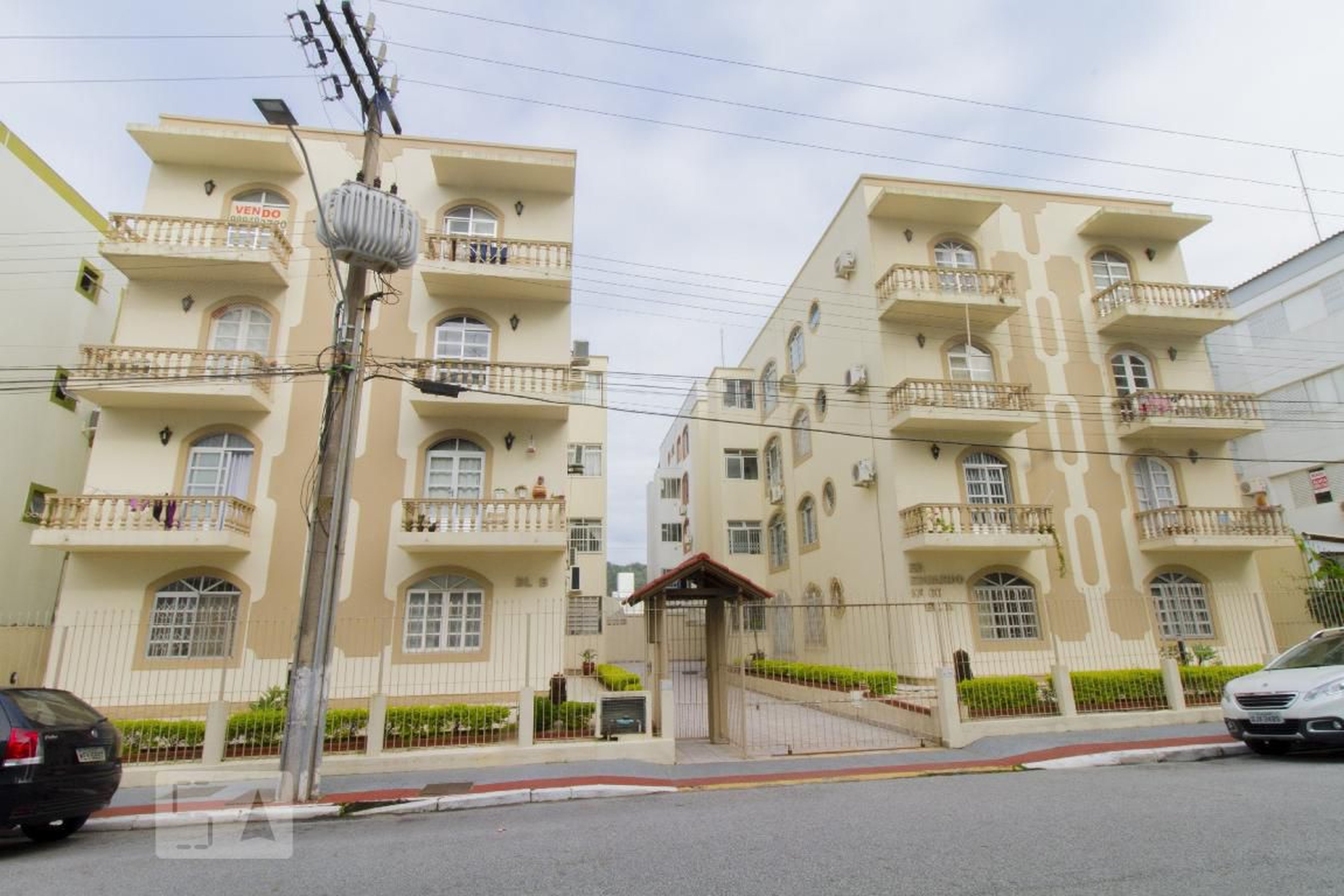 Fachada Condomínio em Rua Altino Sebastião Pereira, n° 50