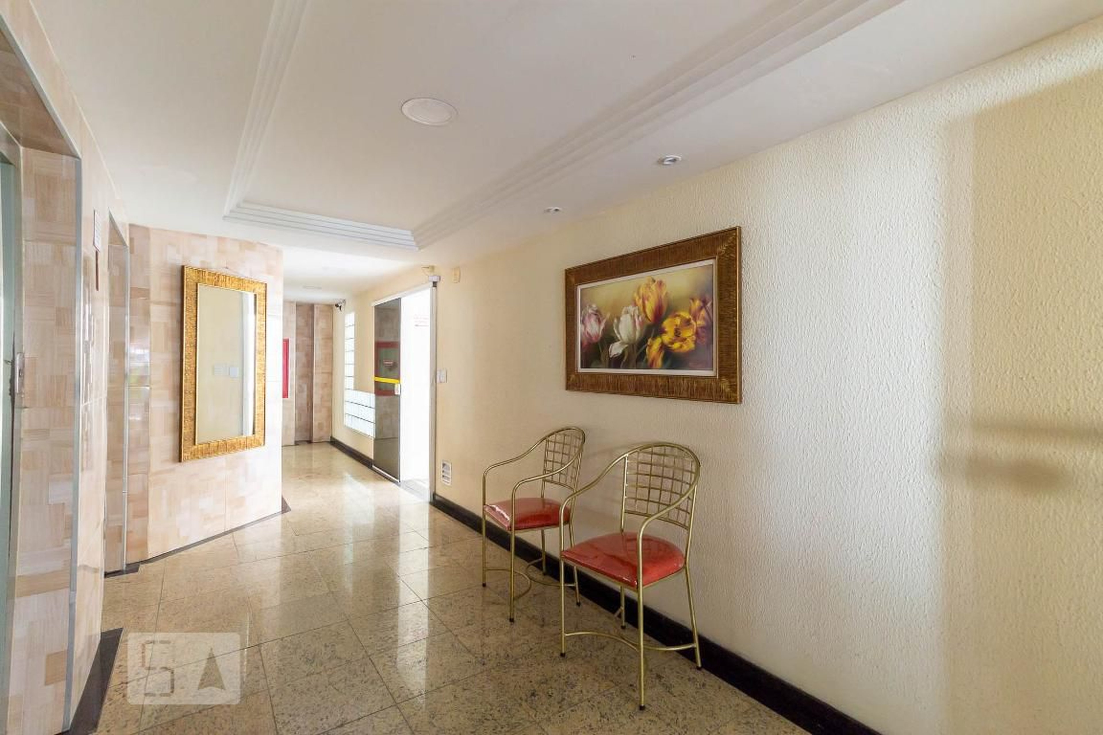 Hall de Entrada - Escaler