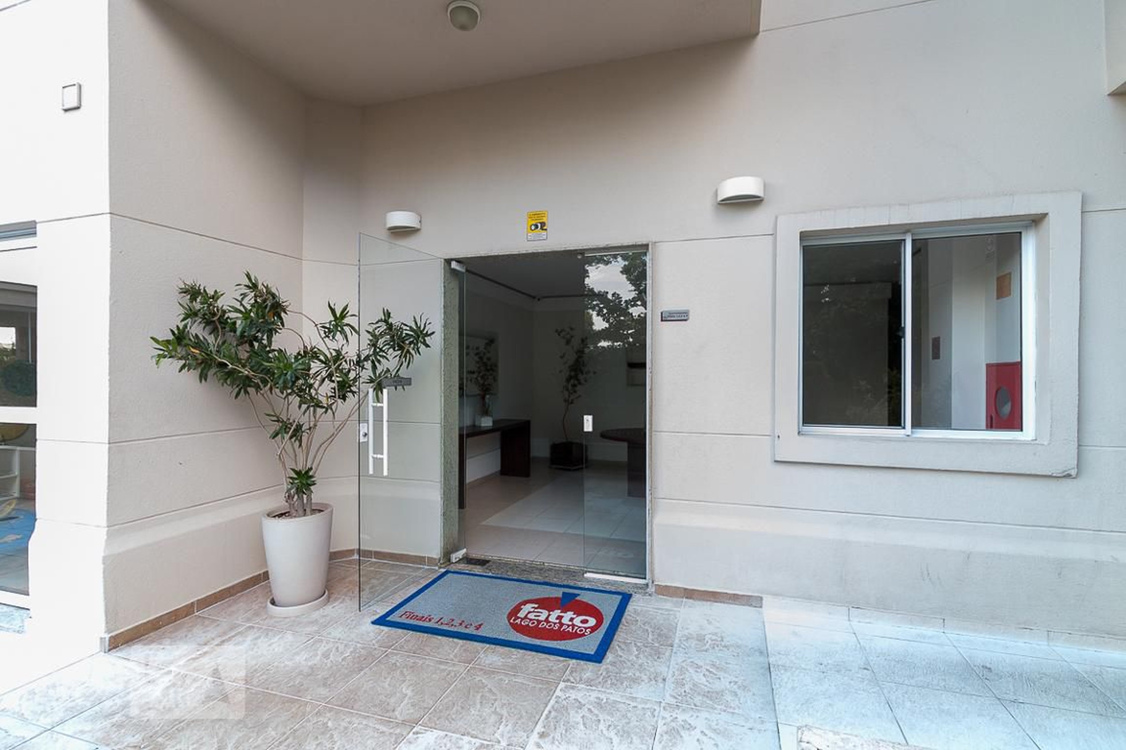 Entrada do prédio - Fatto Lago dos Patos