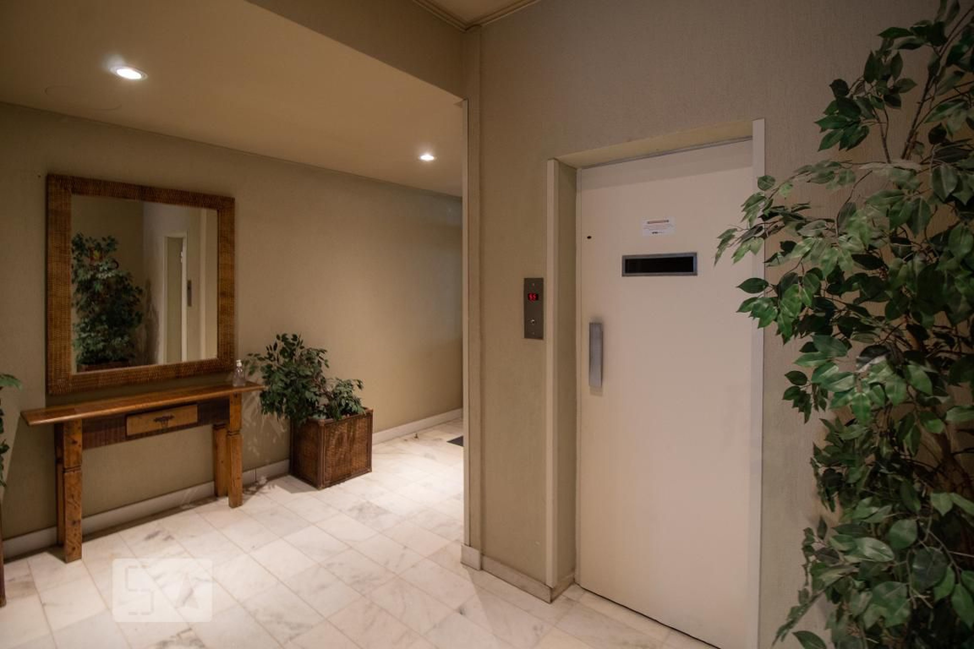 Elevador - Edifiício Premier