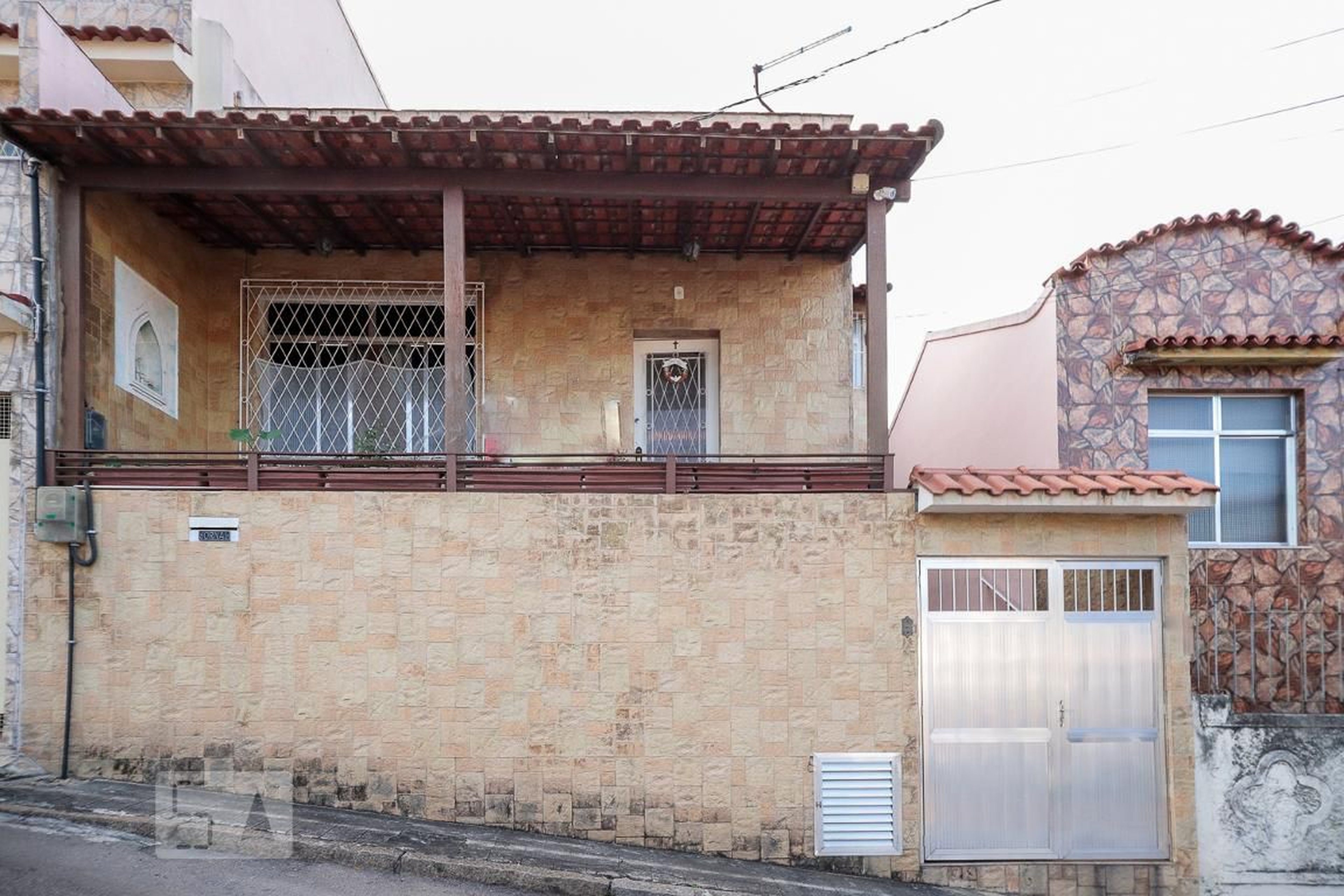 Fachada Condomínio em Rua Arquias Cordeiro, 722