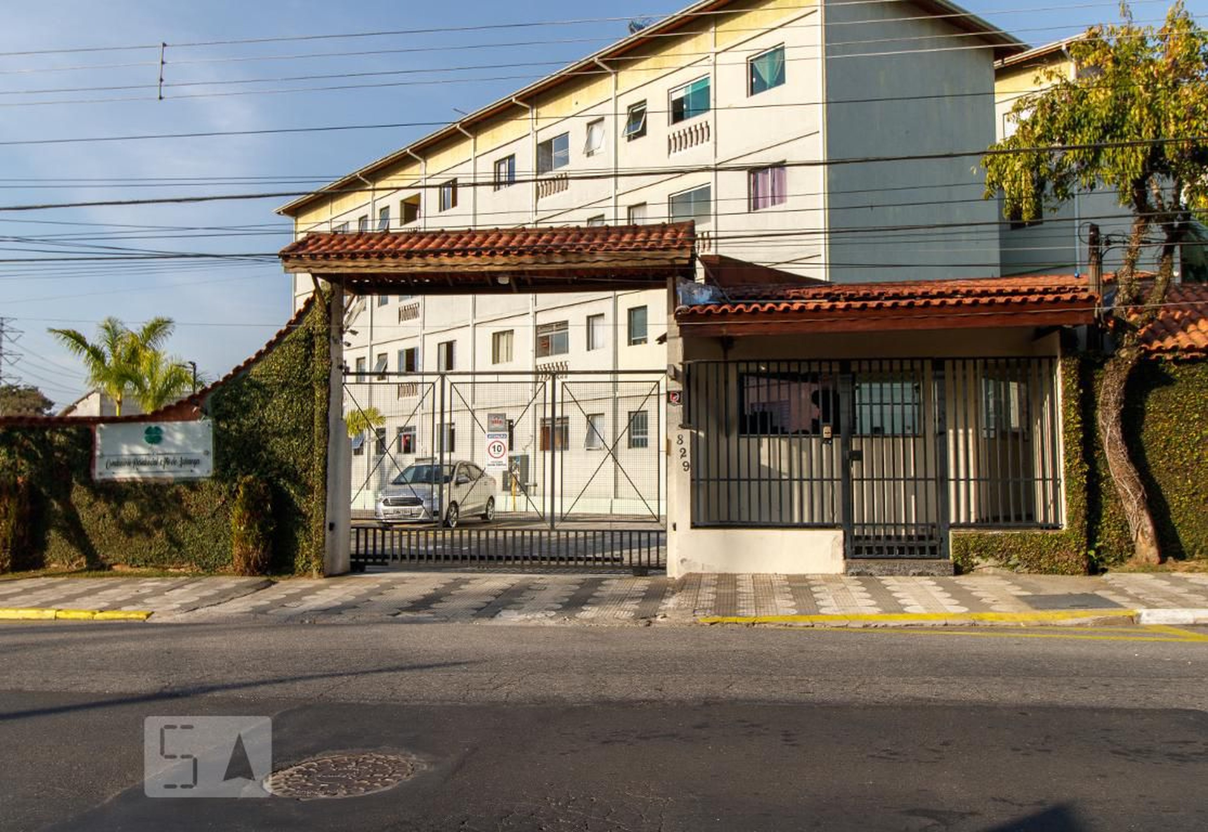 Fachada Condomínio em Rua Manoel Porcelli, 276