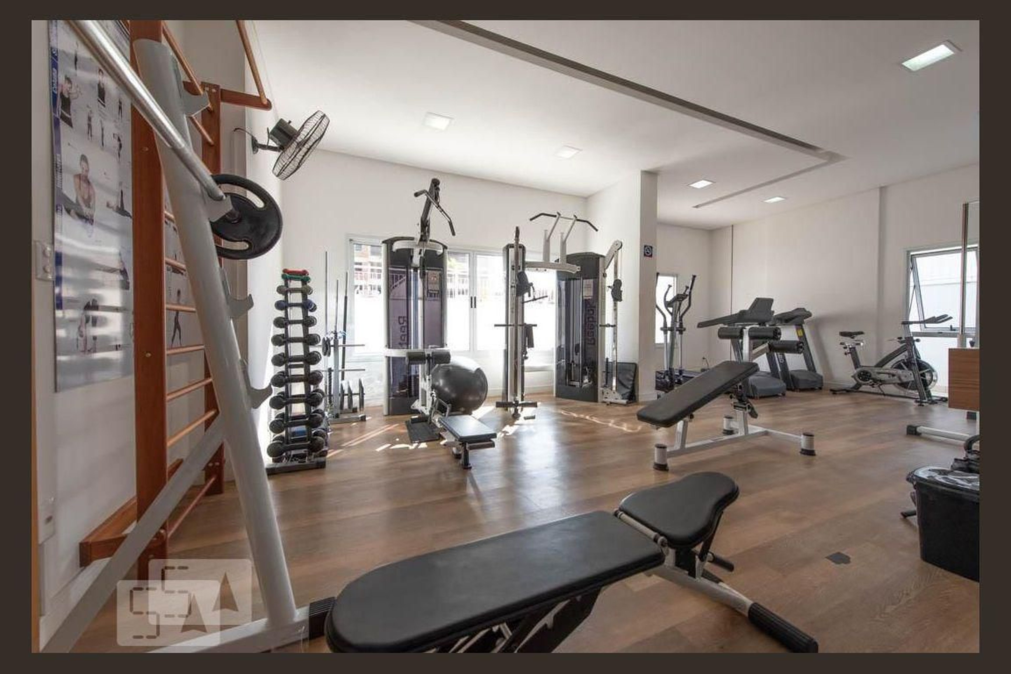 Academia - Neo Bueno