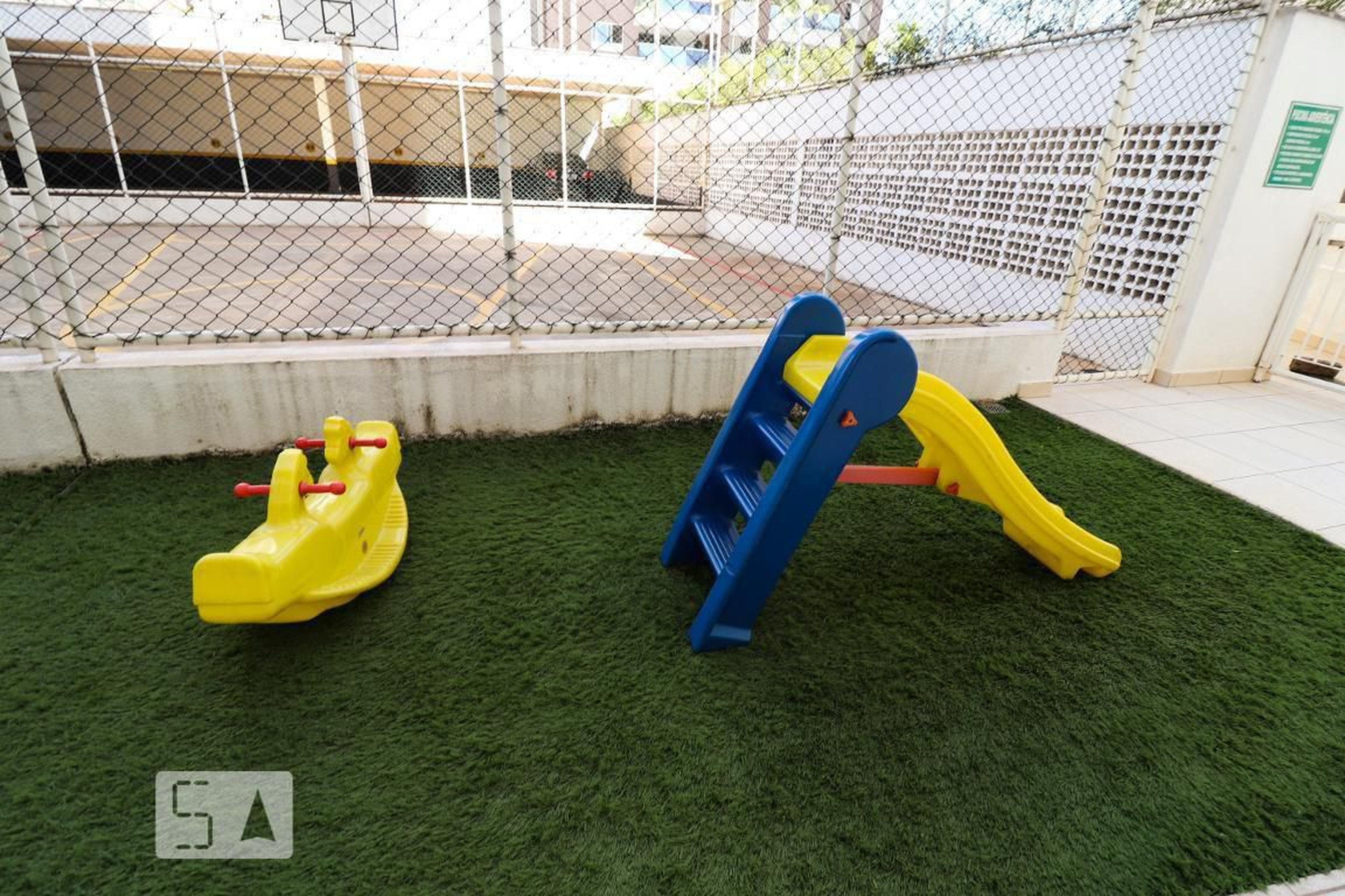 Playground - Neo Bueno