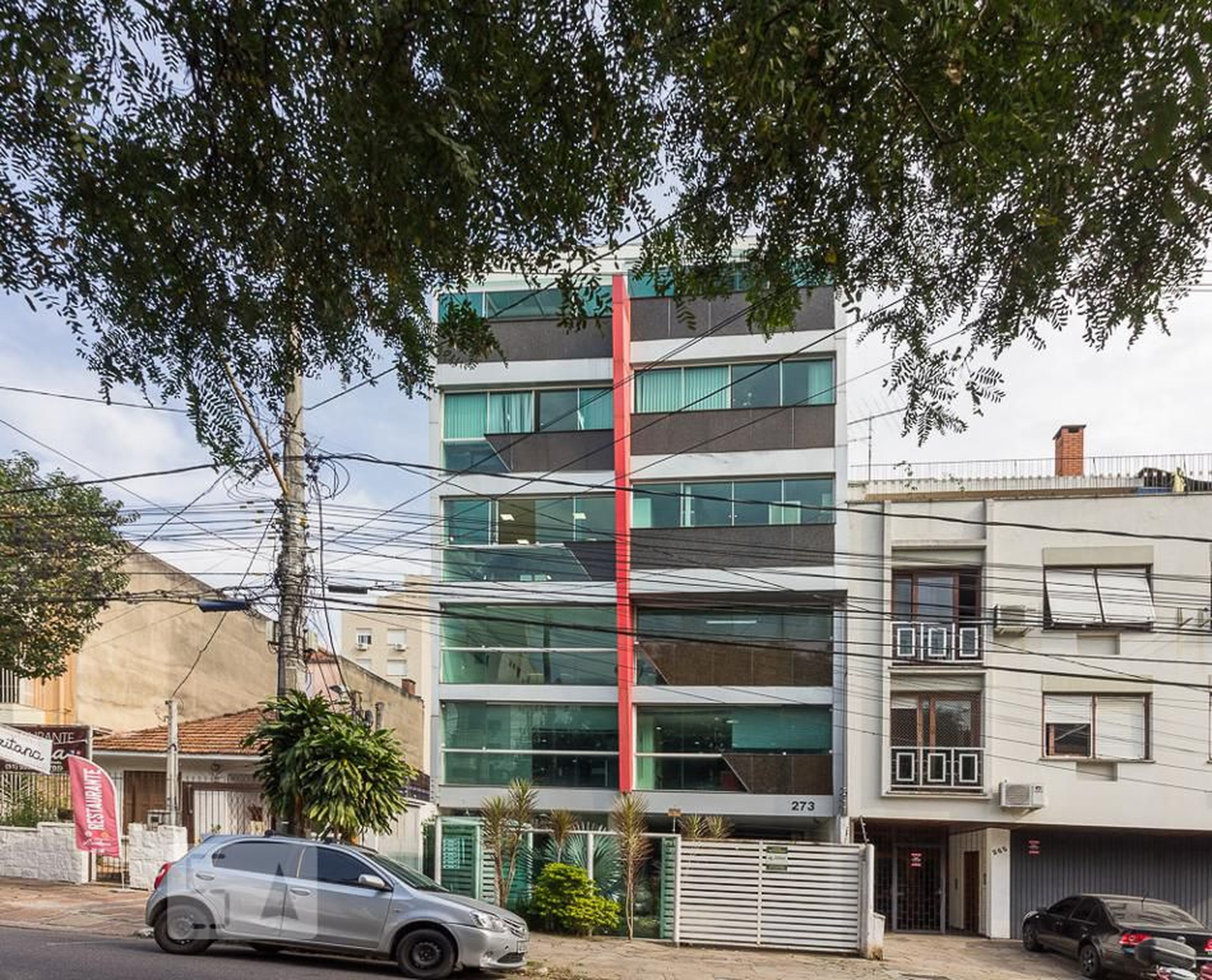 Fachada Condomínio em Rua Luzitana, 273