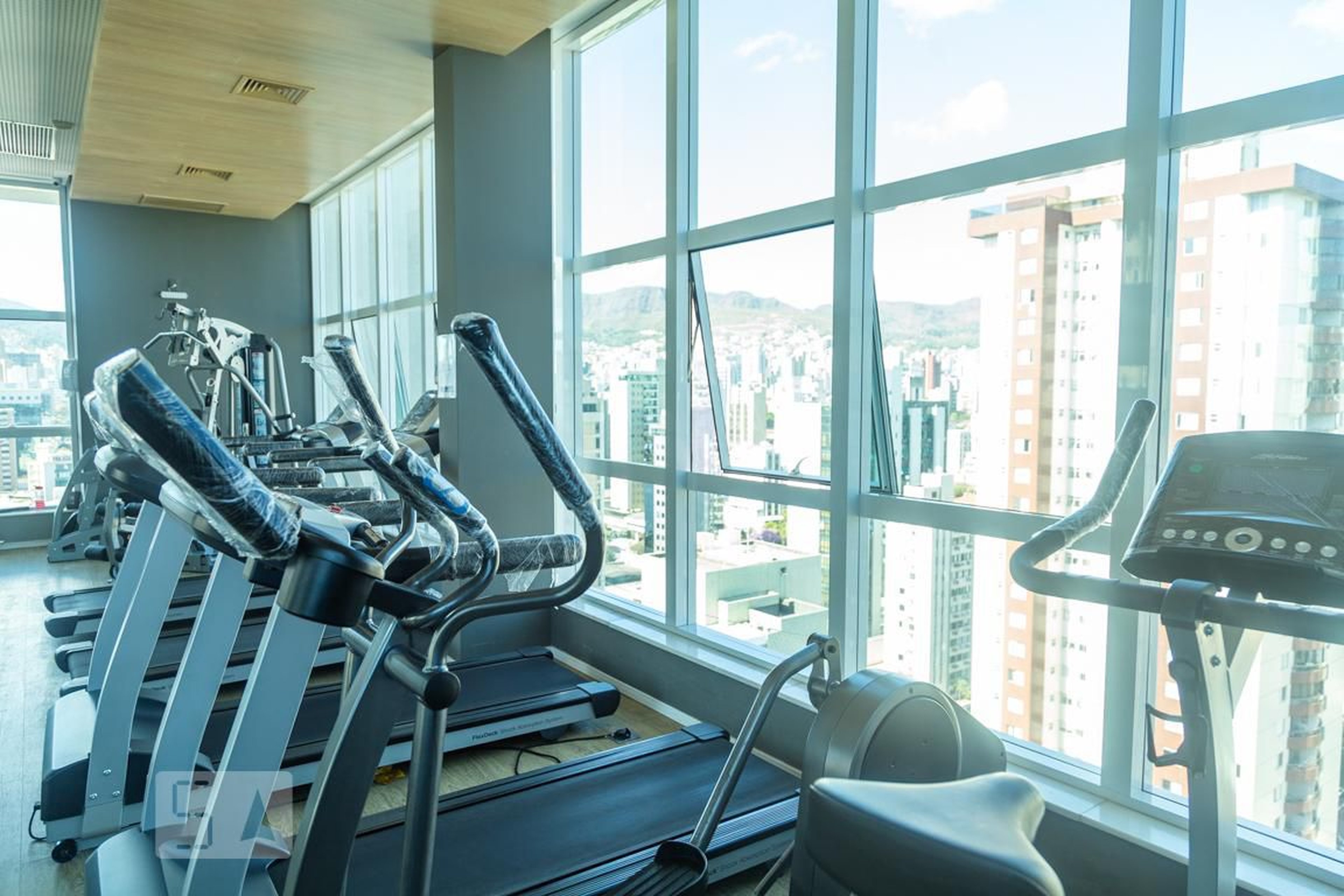 Academia - Manhattan Square