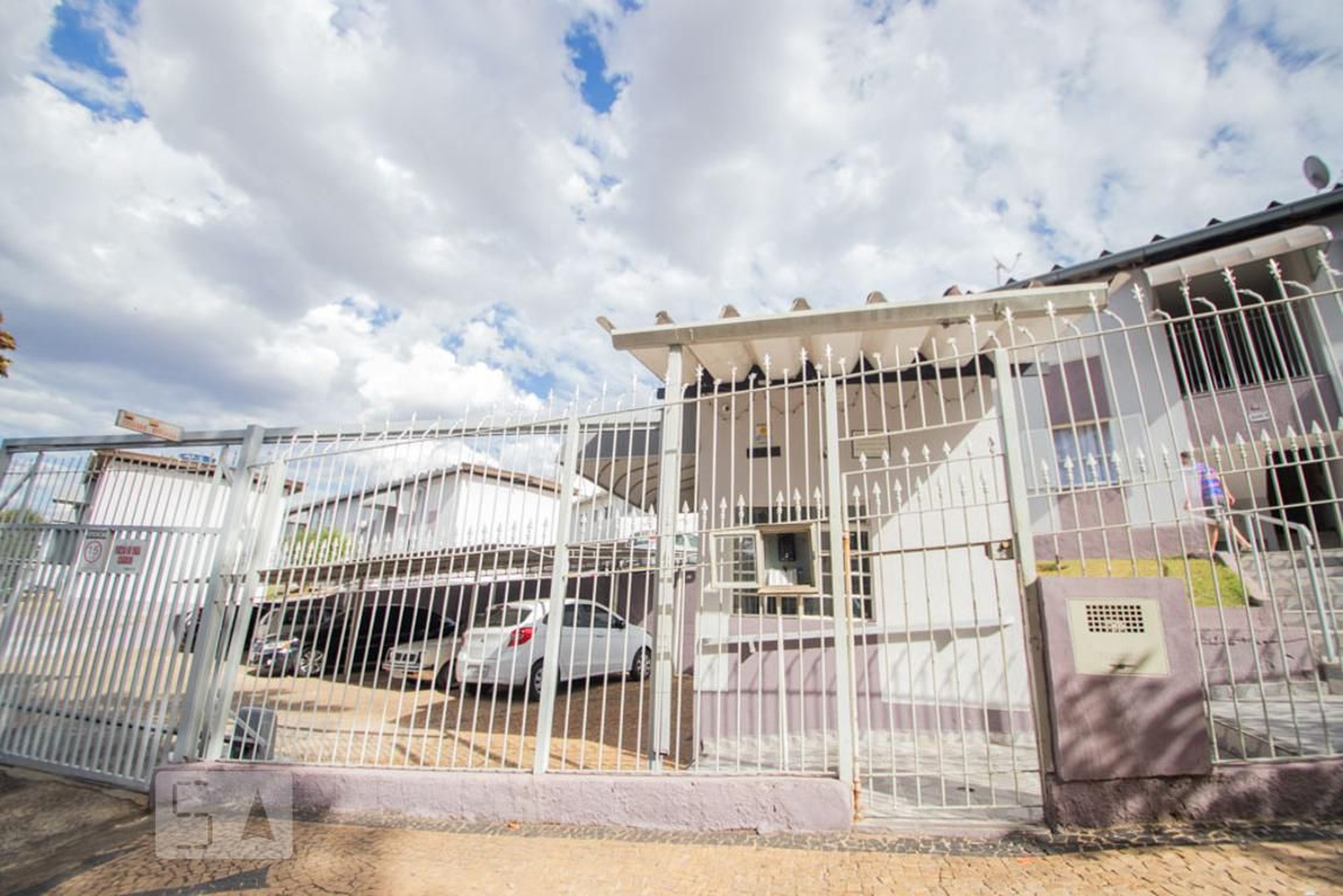 fachada Condomínio Plutão