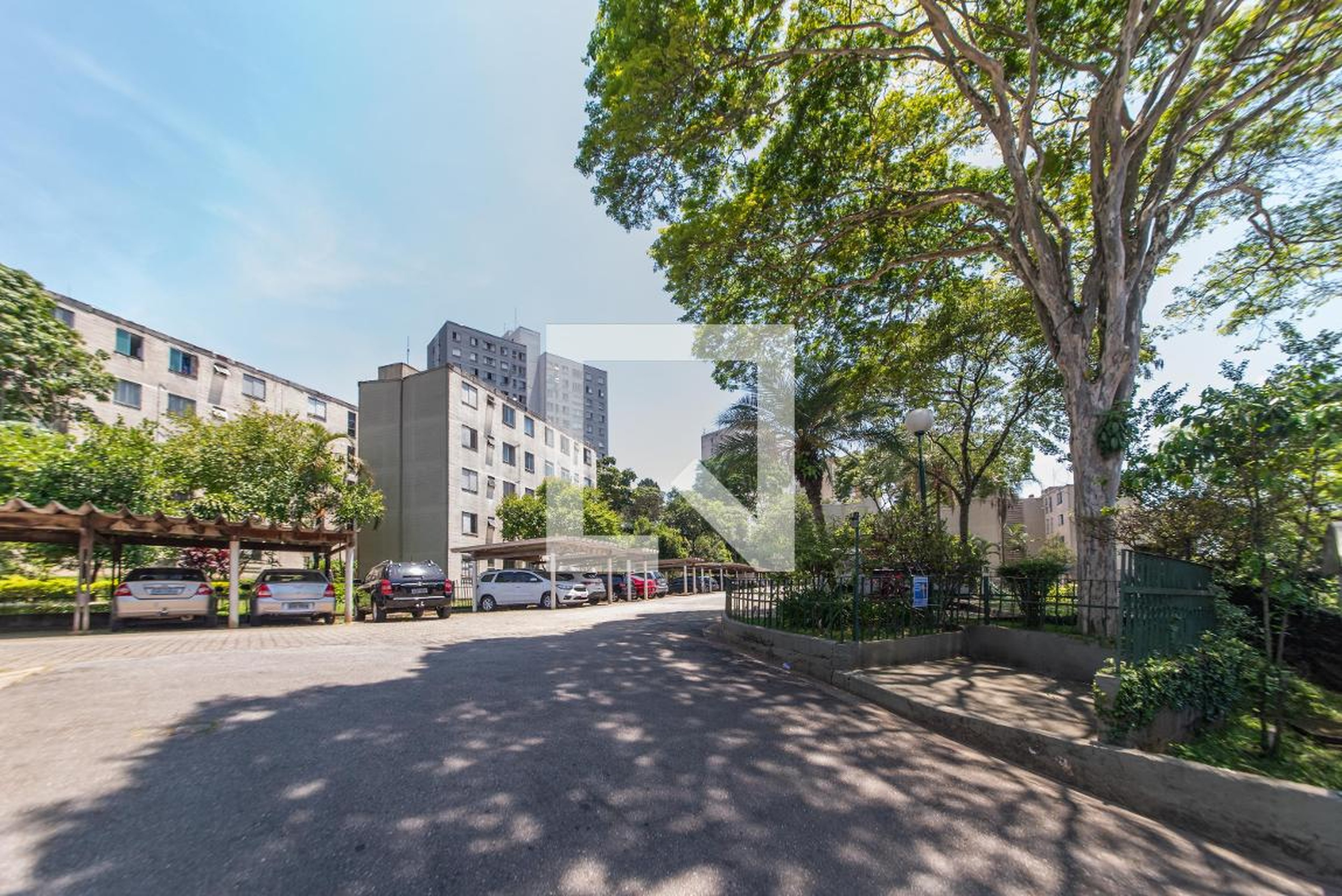 Fachada Condomínio em Rua Padre Orfeu Miatto, 303