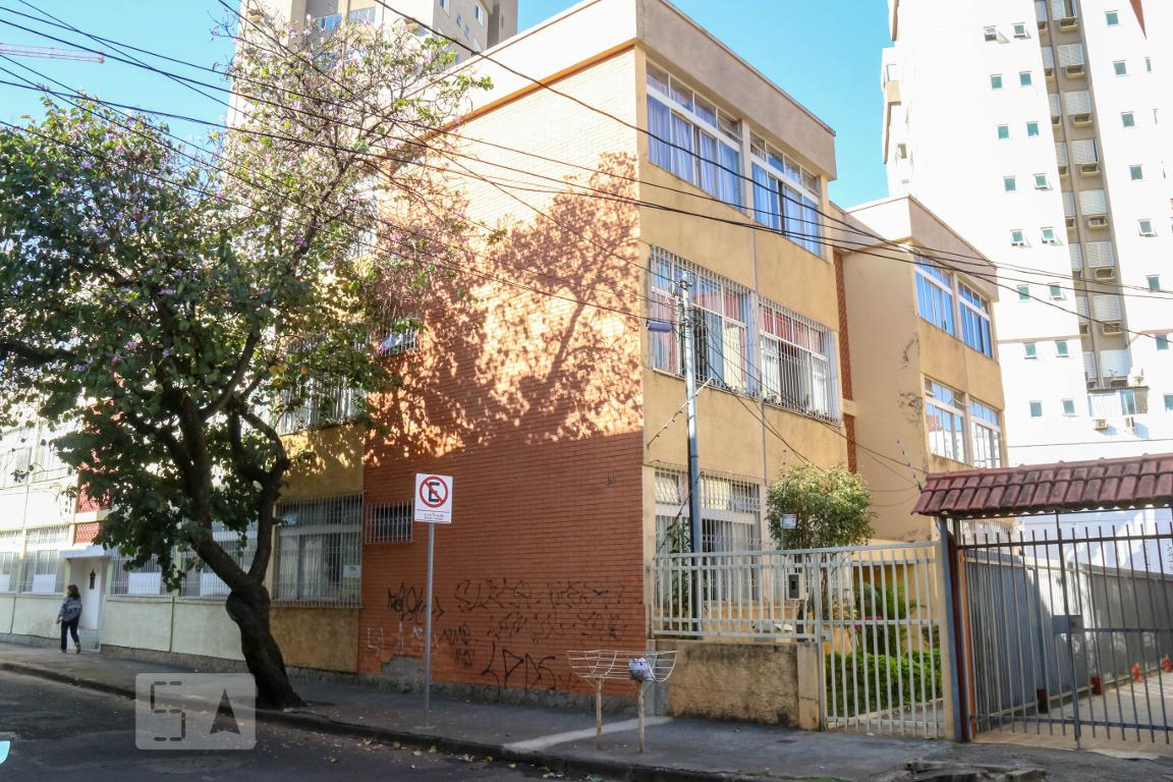 Fachada Condomínio em Rua Virgolândia, 21