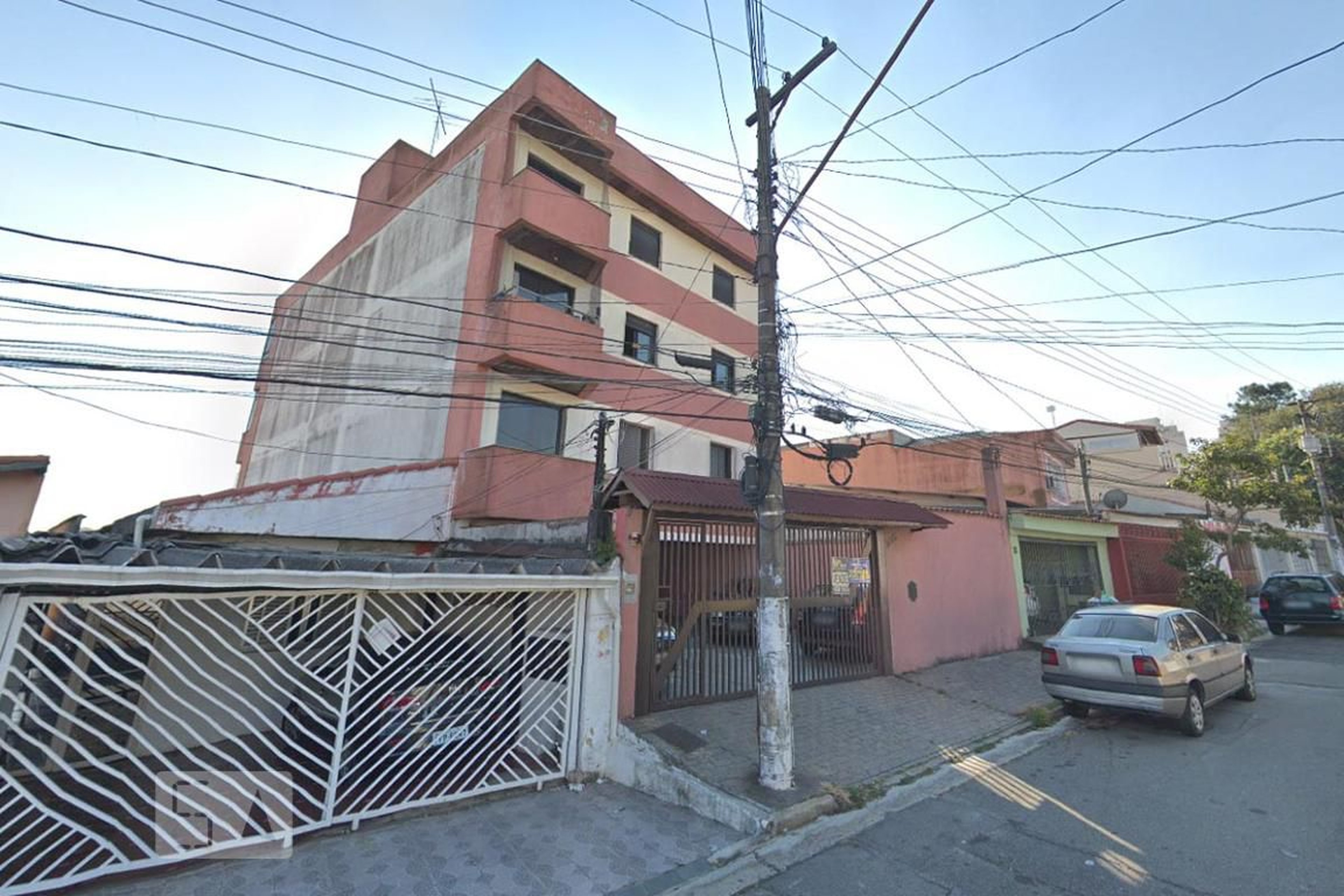 Fachada Condomínio em Rua Waldemar Perez Aguilar, 225