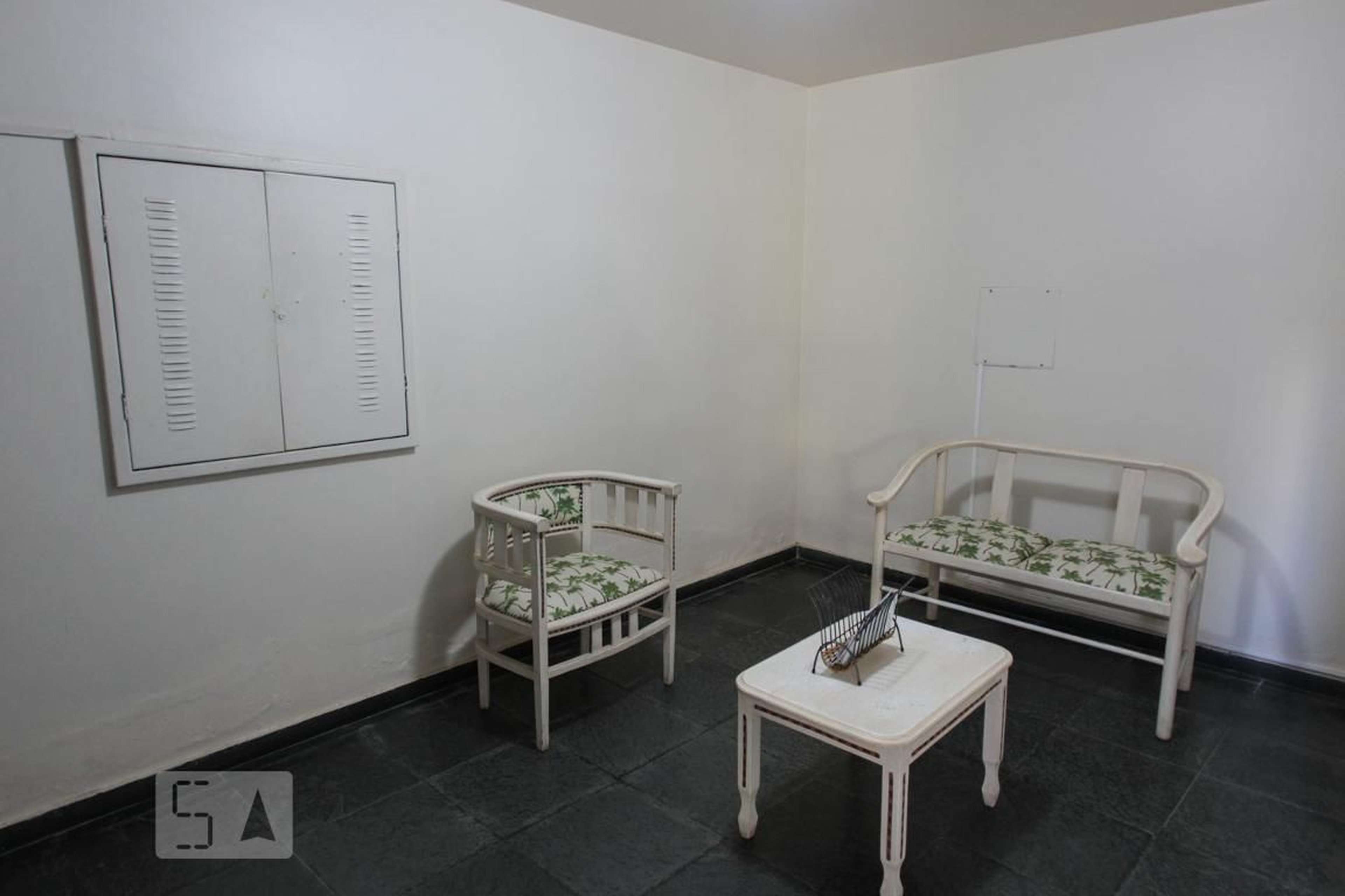 Hall - Laureano Leão