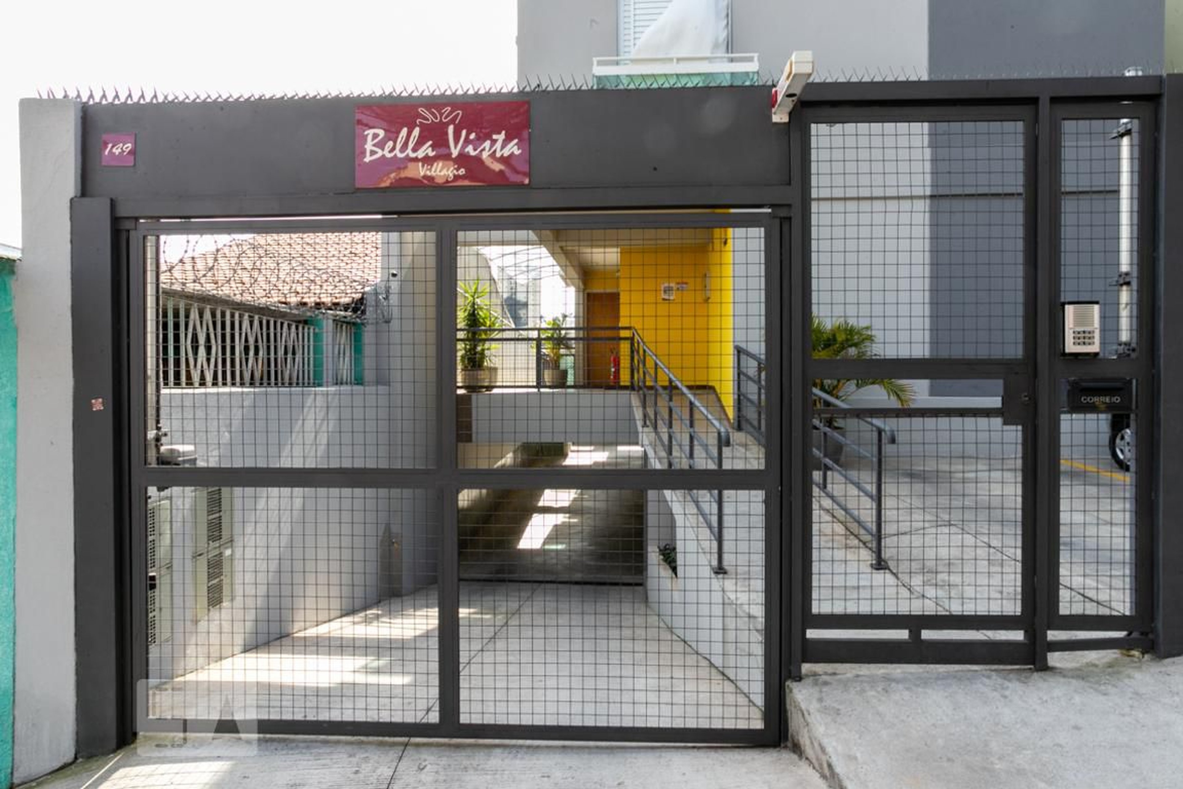 Fachada do condomínio Condomínio Bella Vista Villagio