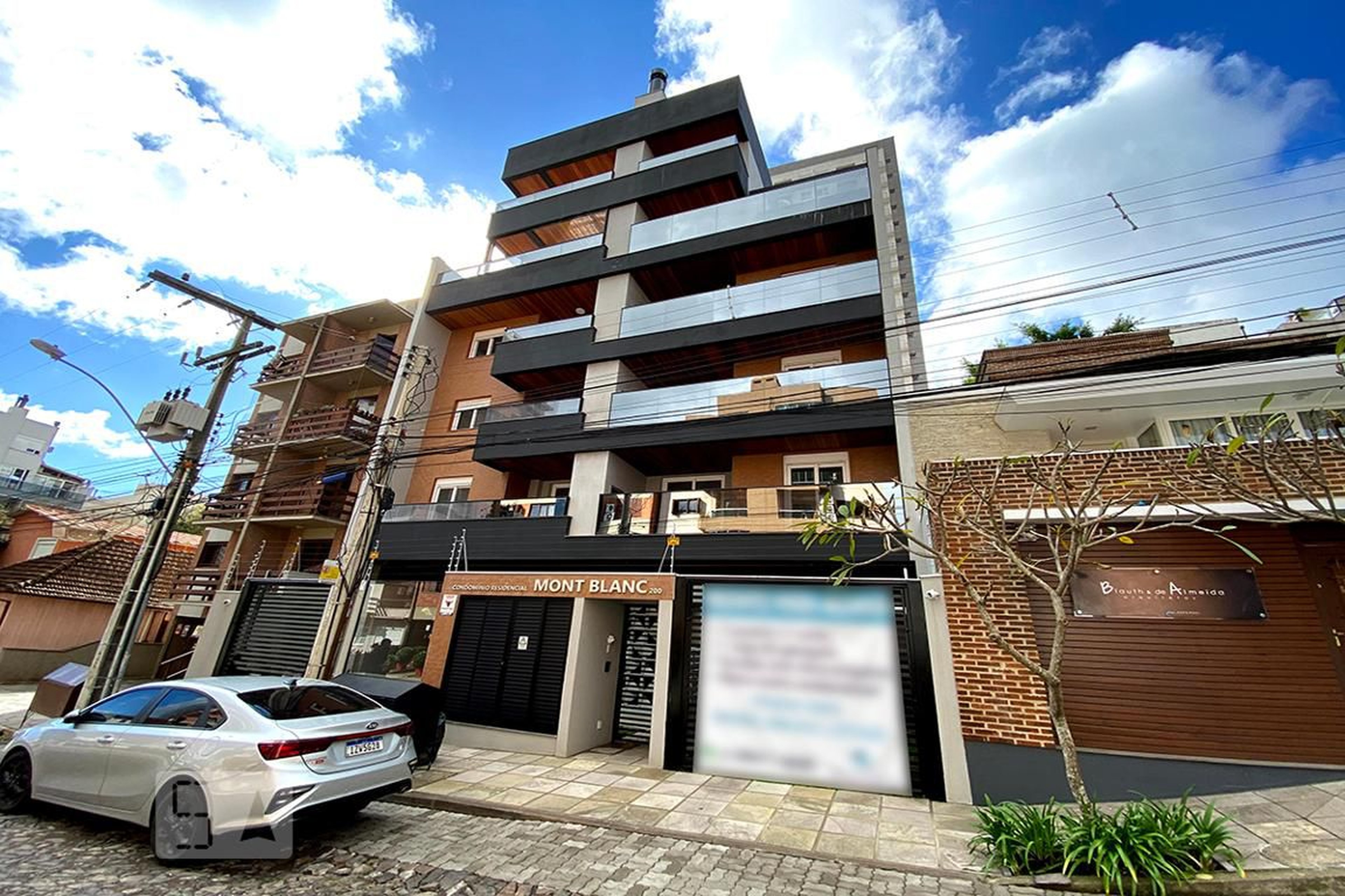 Fachada do Prédio Condomínio em Rua Antunes Ribas, 210