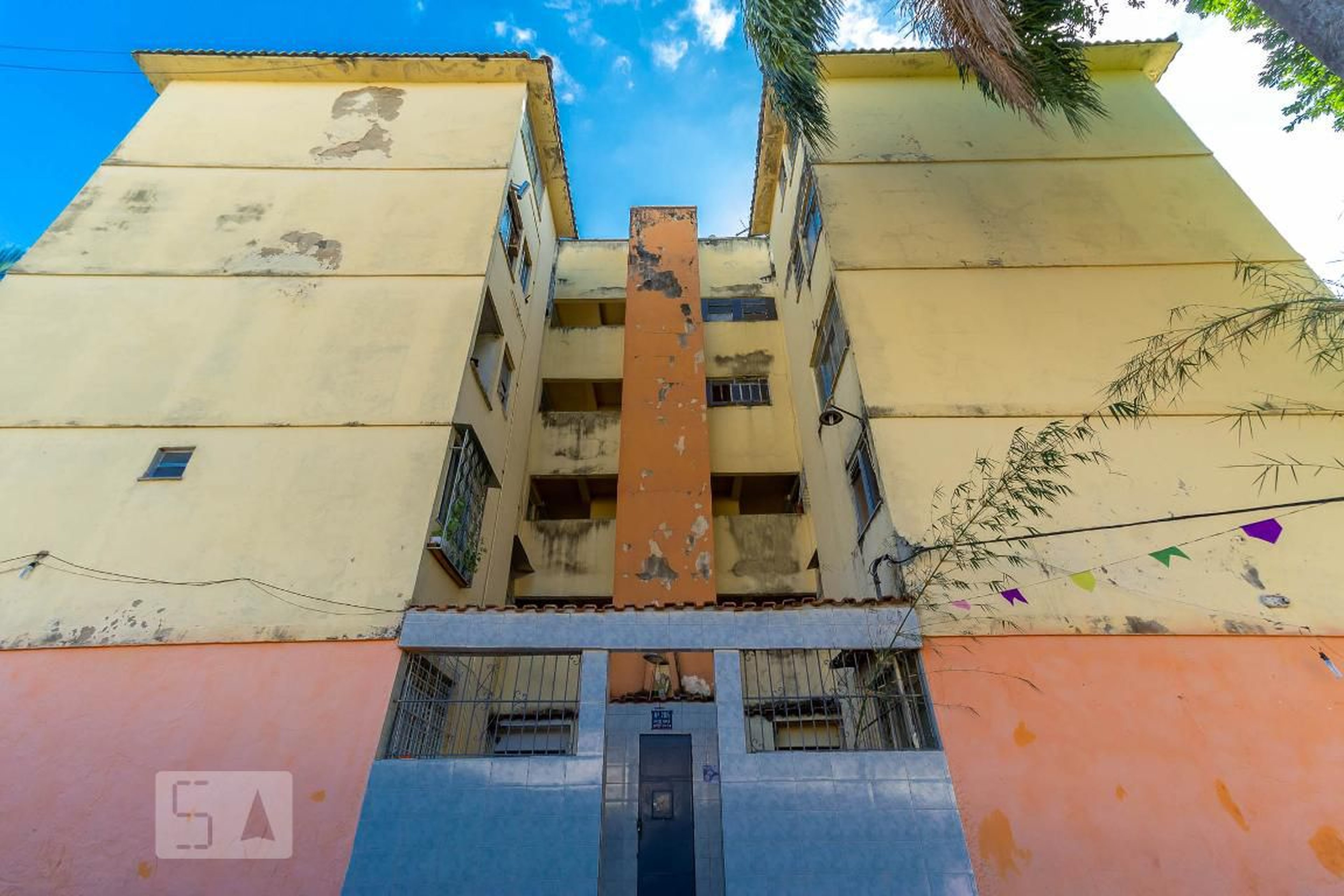 Fachada Condomínio em Rua Engenho do Mato, 765