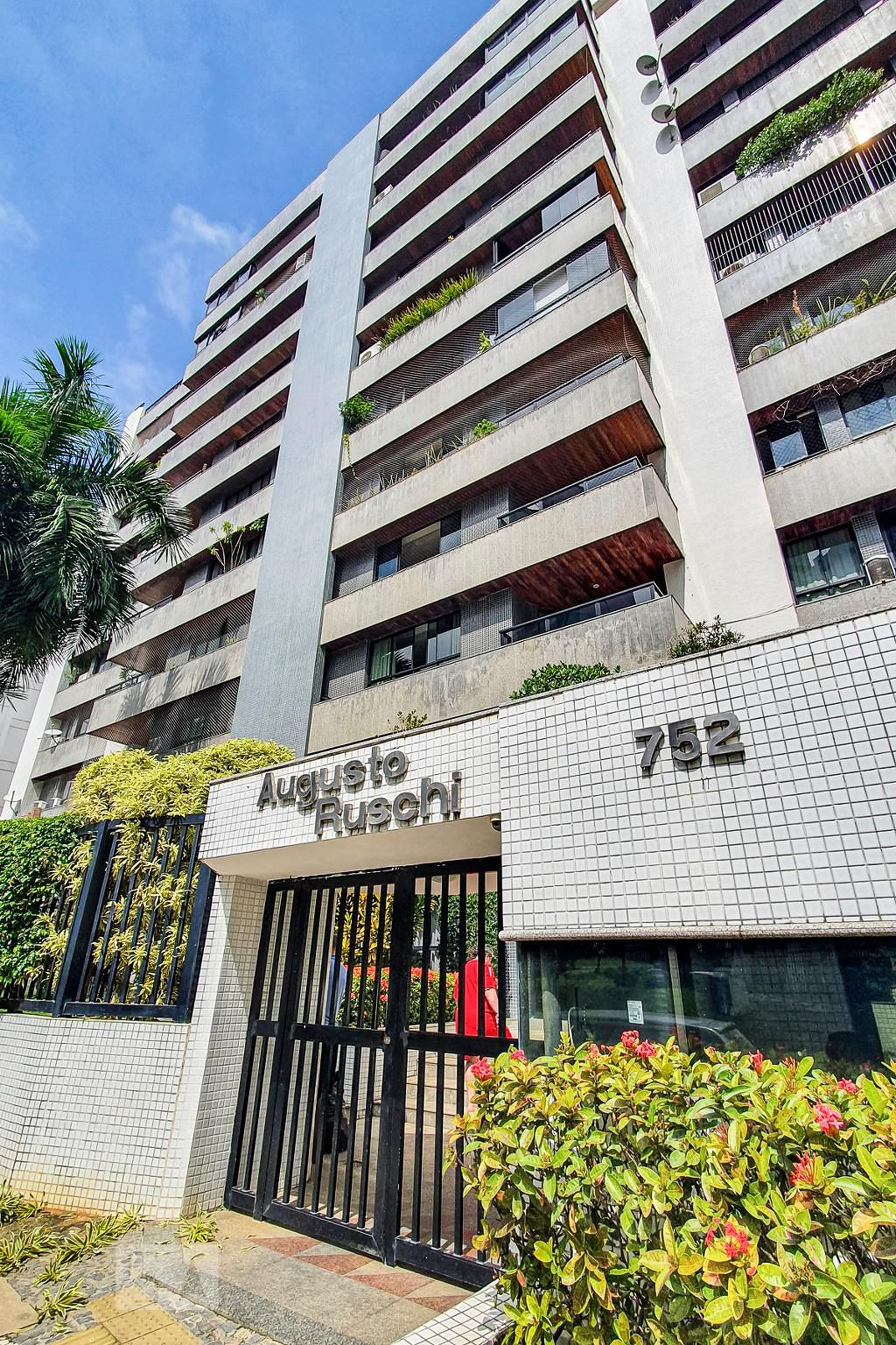 Fachada Condomínio Augusto Ruchi