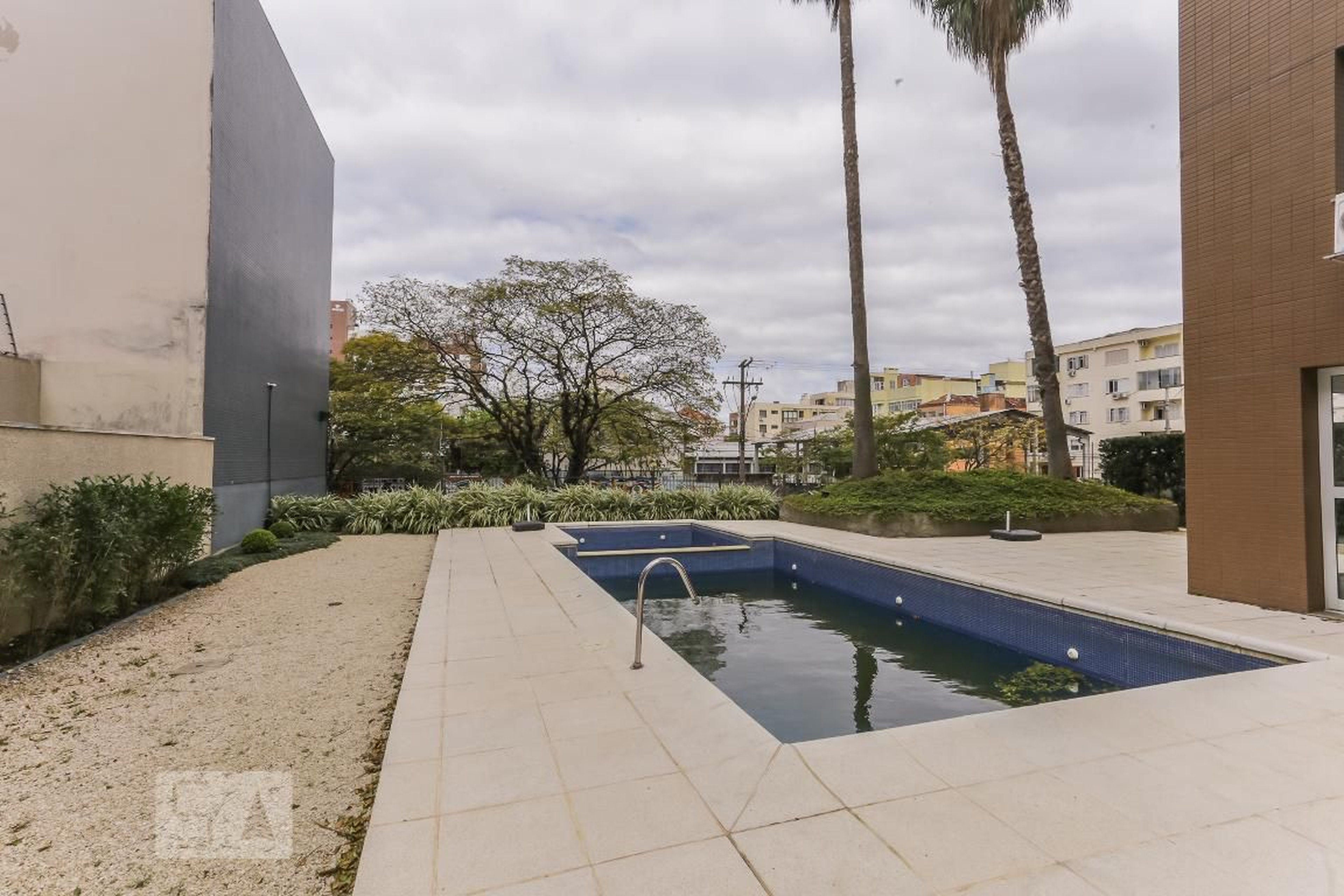 Piscina - Edifício Confraria Bom Fim