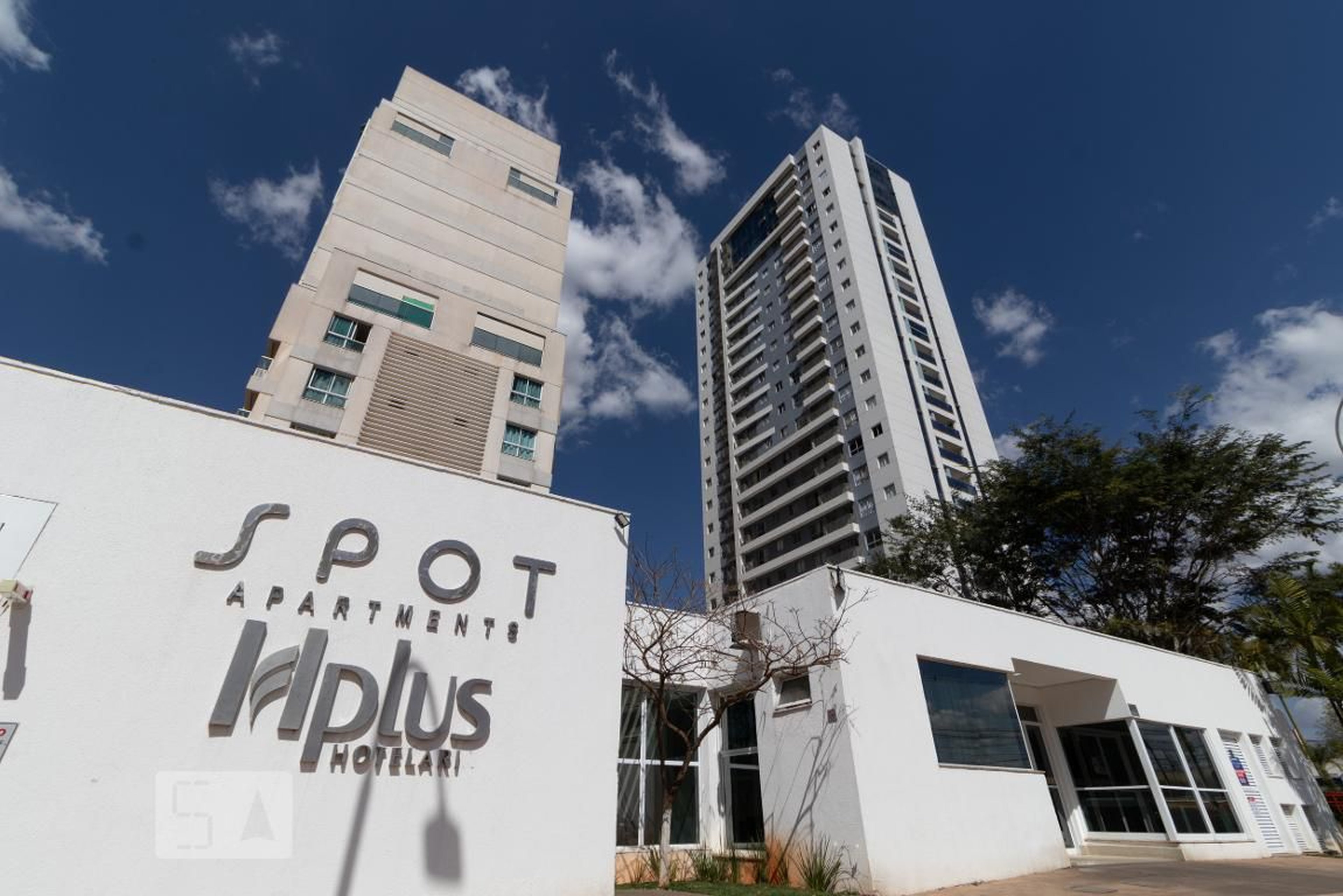 Fachada Condomínio em Avenida Jacarandá, 9