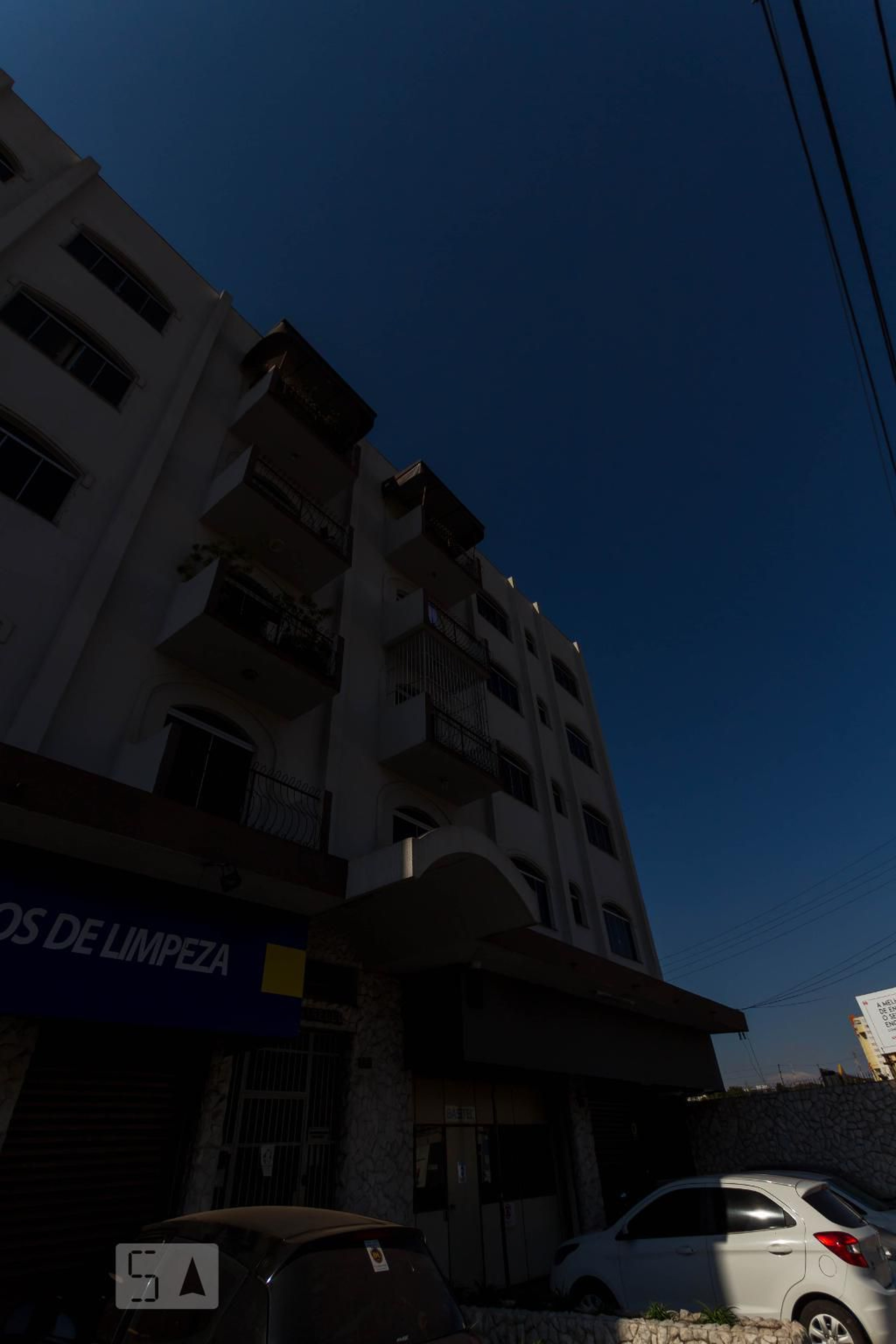 Fachada Condomínio em Rua 260, 100