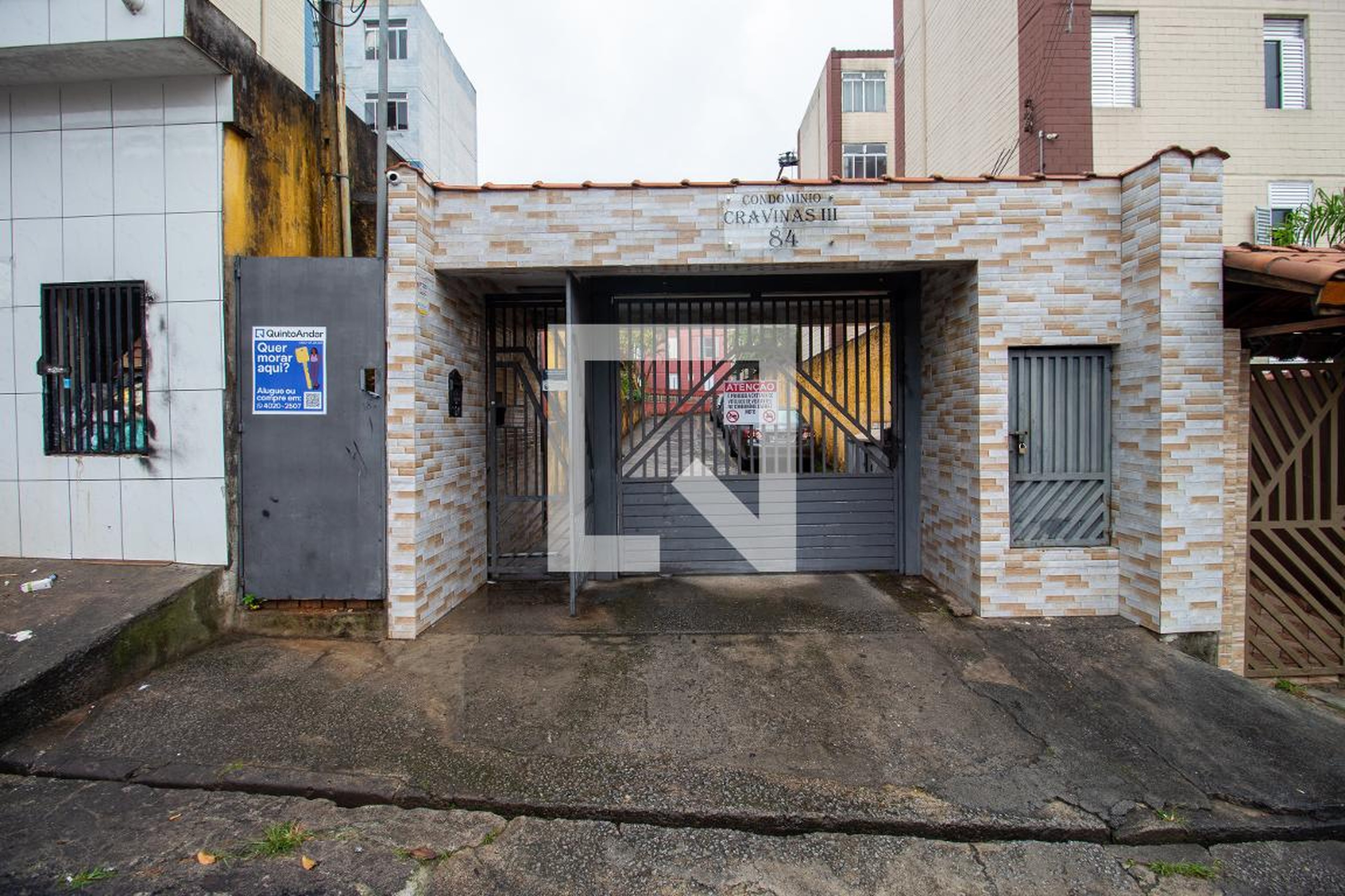 Fachada Condomínio Cravinas III