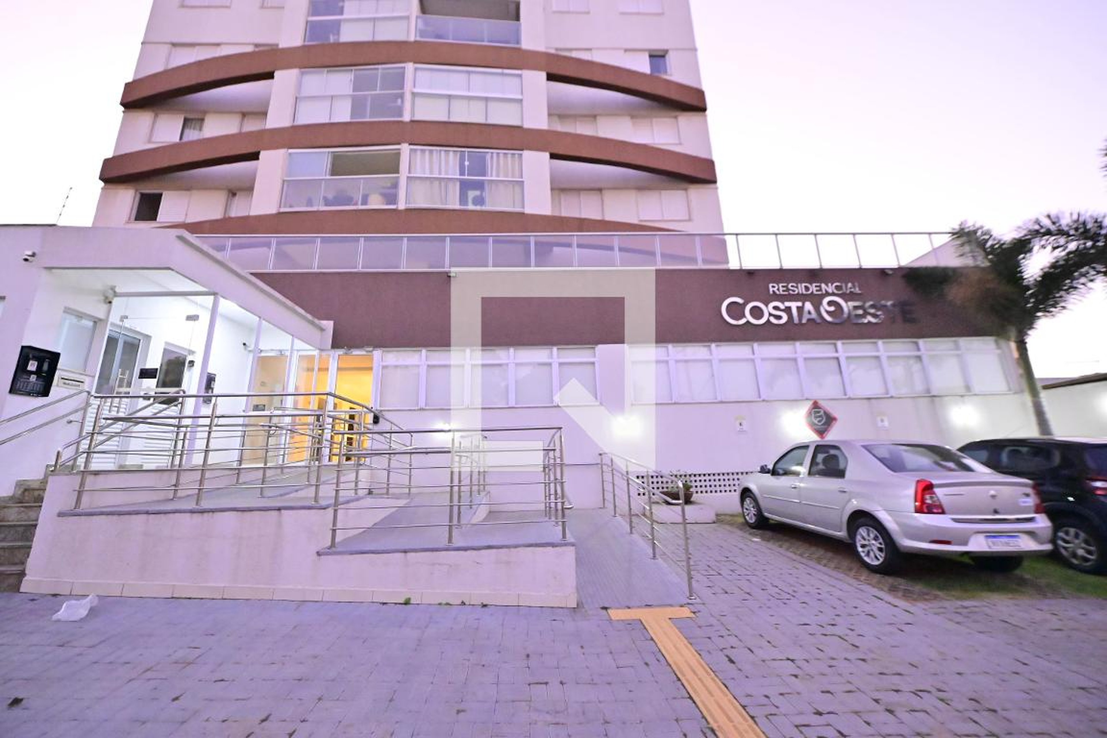 Fachada Condomínio em Rua C-78, 36