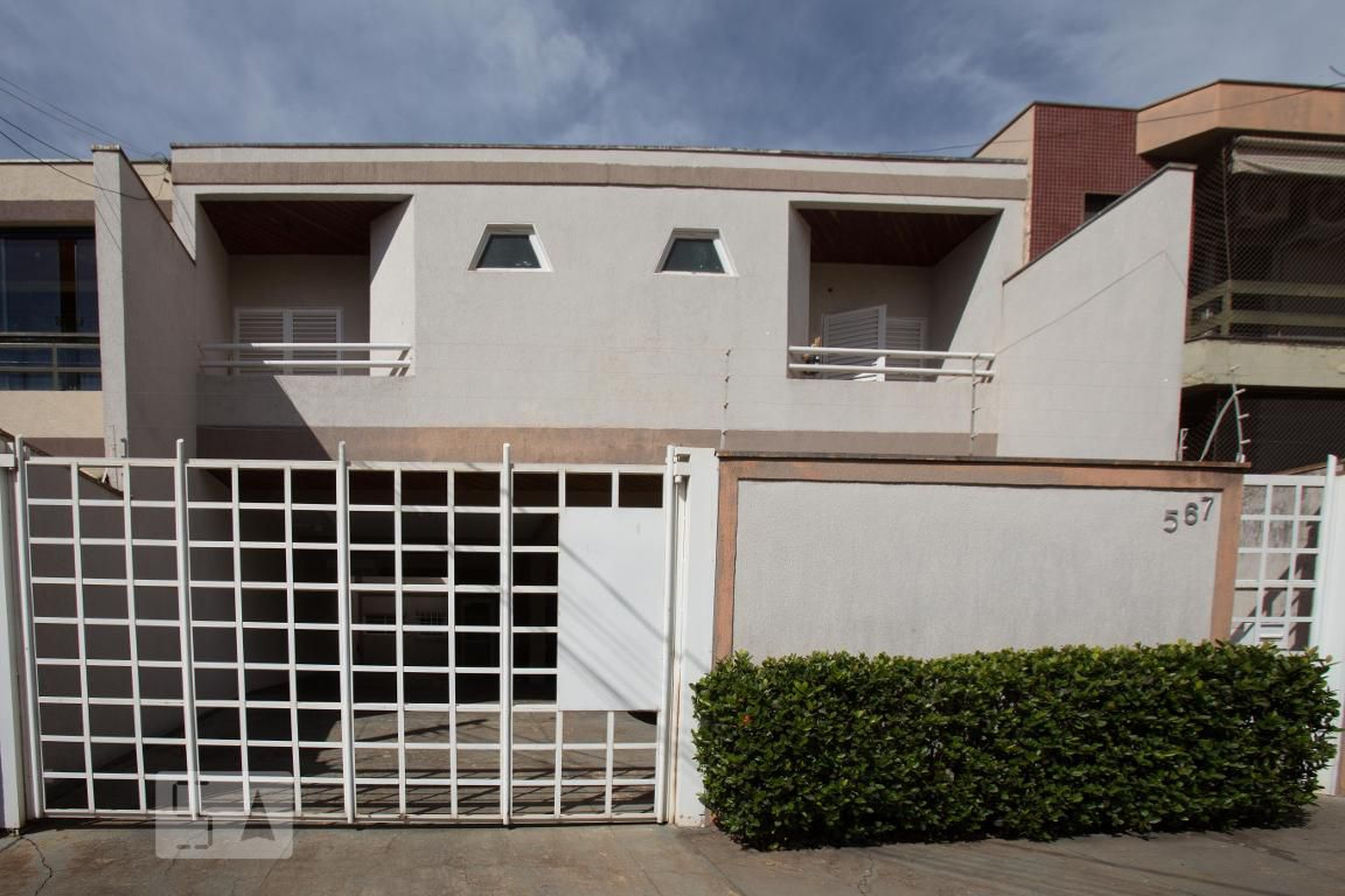 Fachada Condomínio em Rua Salvador Cosso, 567
