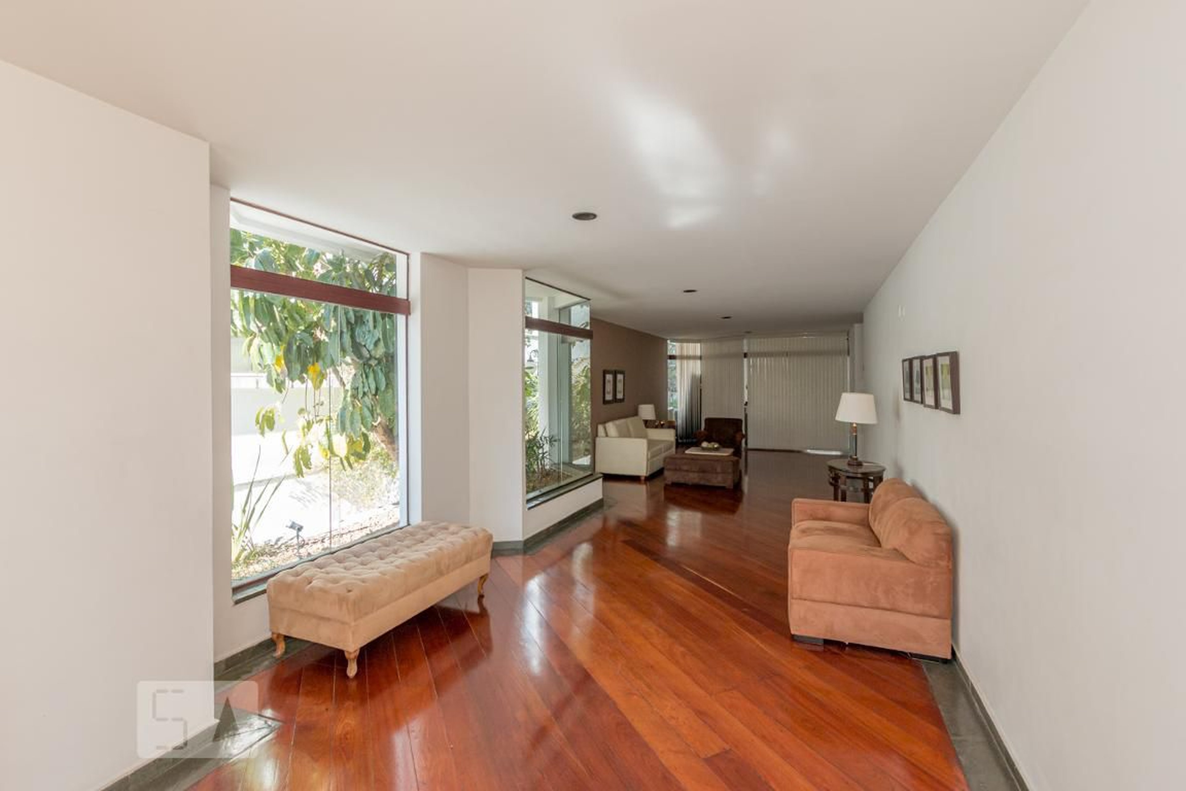 Hall de Entrada - Village