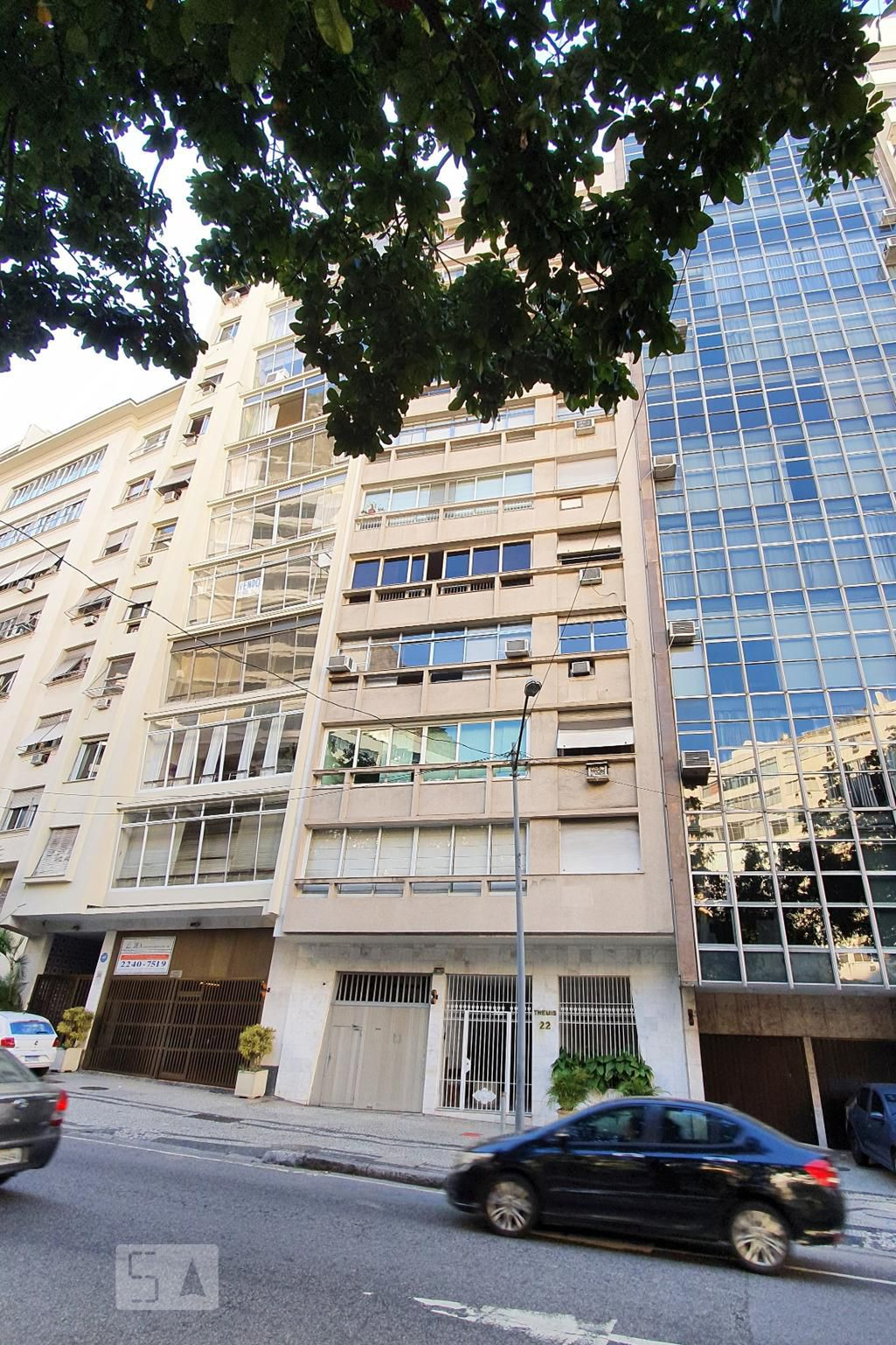 Fachada Condomínio em Praça Eugênio Jardim, 22