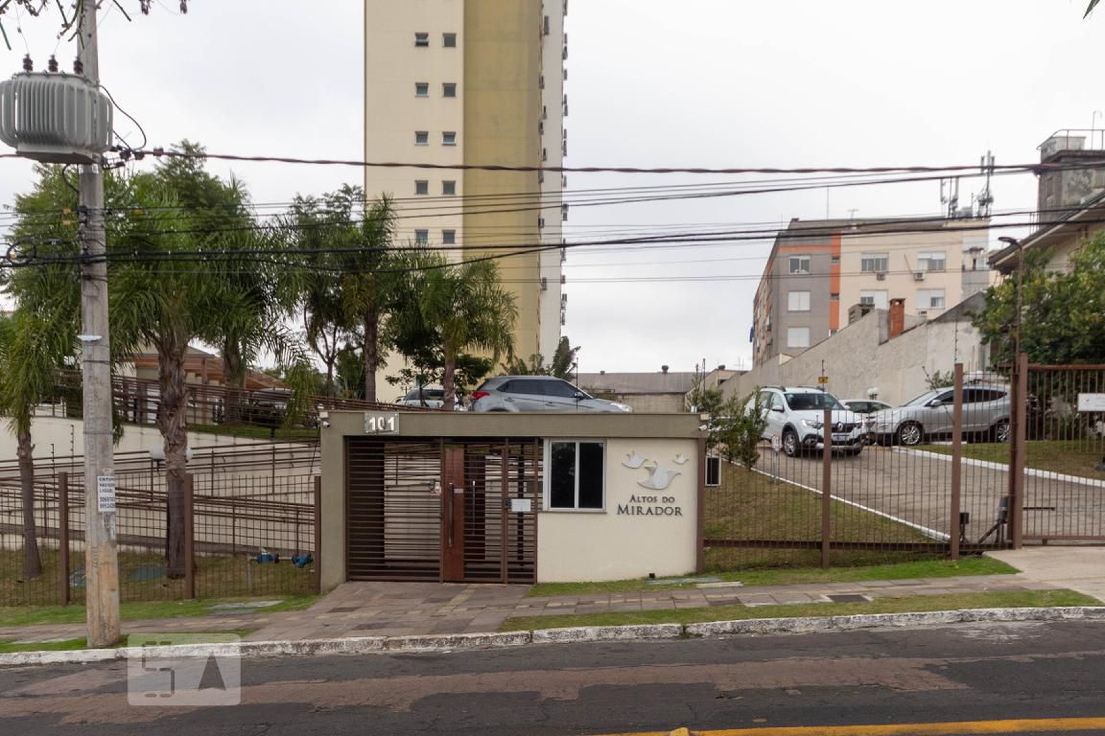 Fachada do Condomínio Condomínio Altos do Mirador