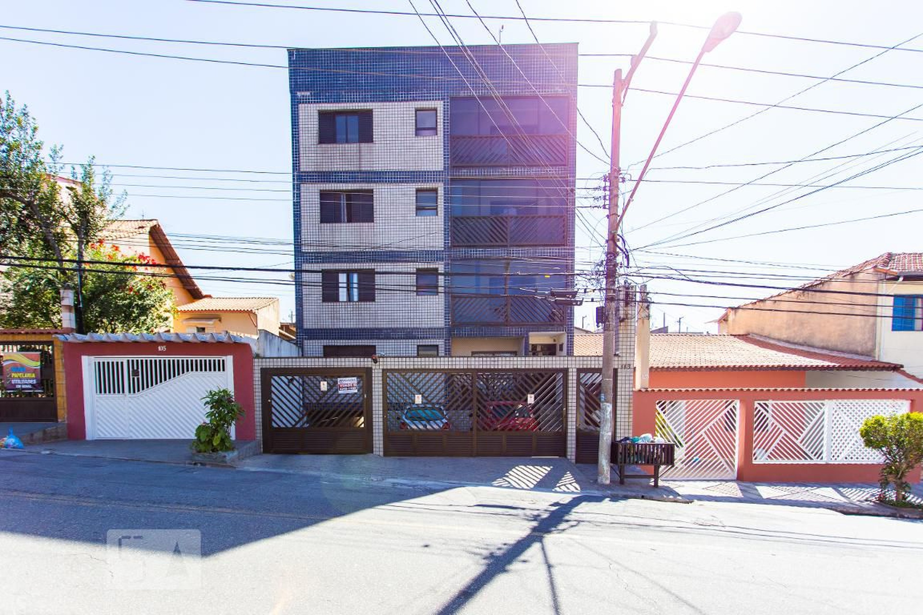 Fachada Condomínio em Rua Benedito Massaroppi, 115