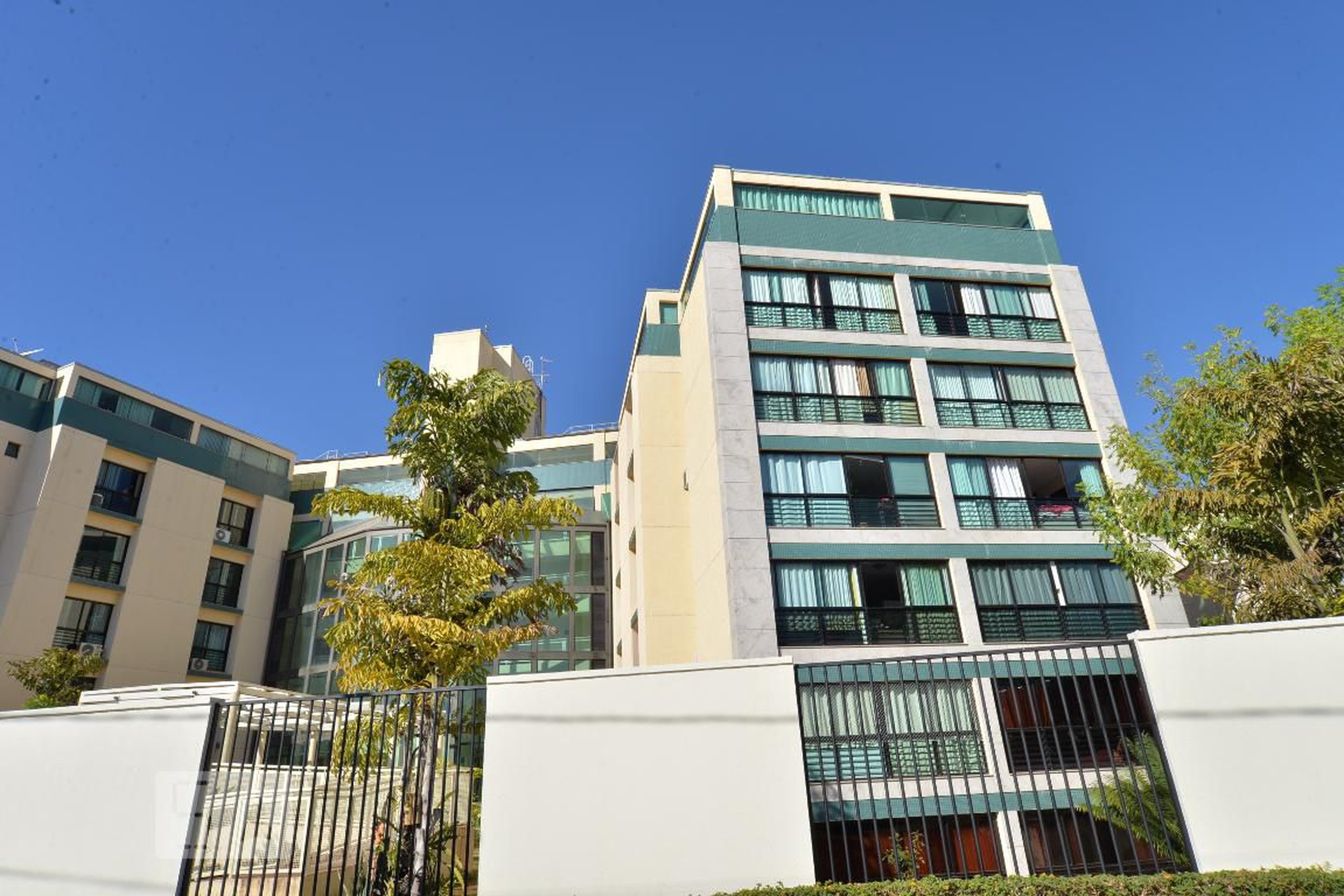 Fachada Condomínio em Shin Ca 9 Lote 16, Bloco P