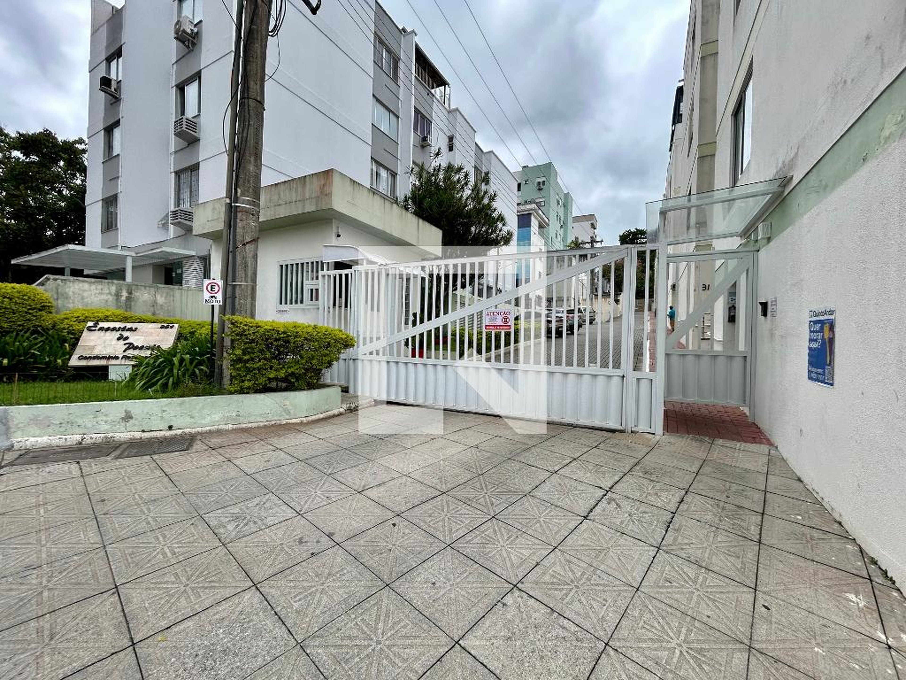 Fachada Condomínio Encostas do Poente