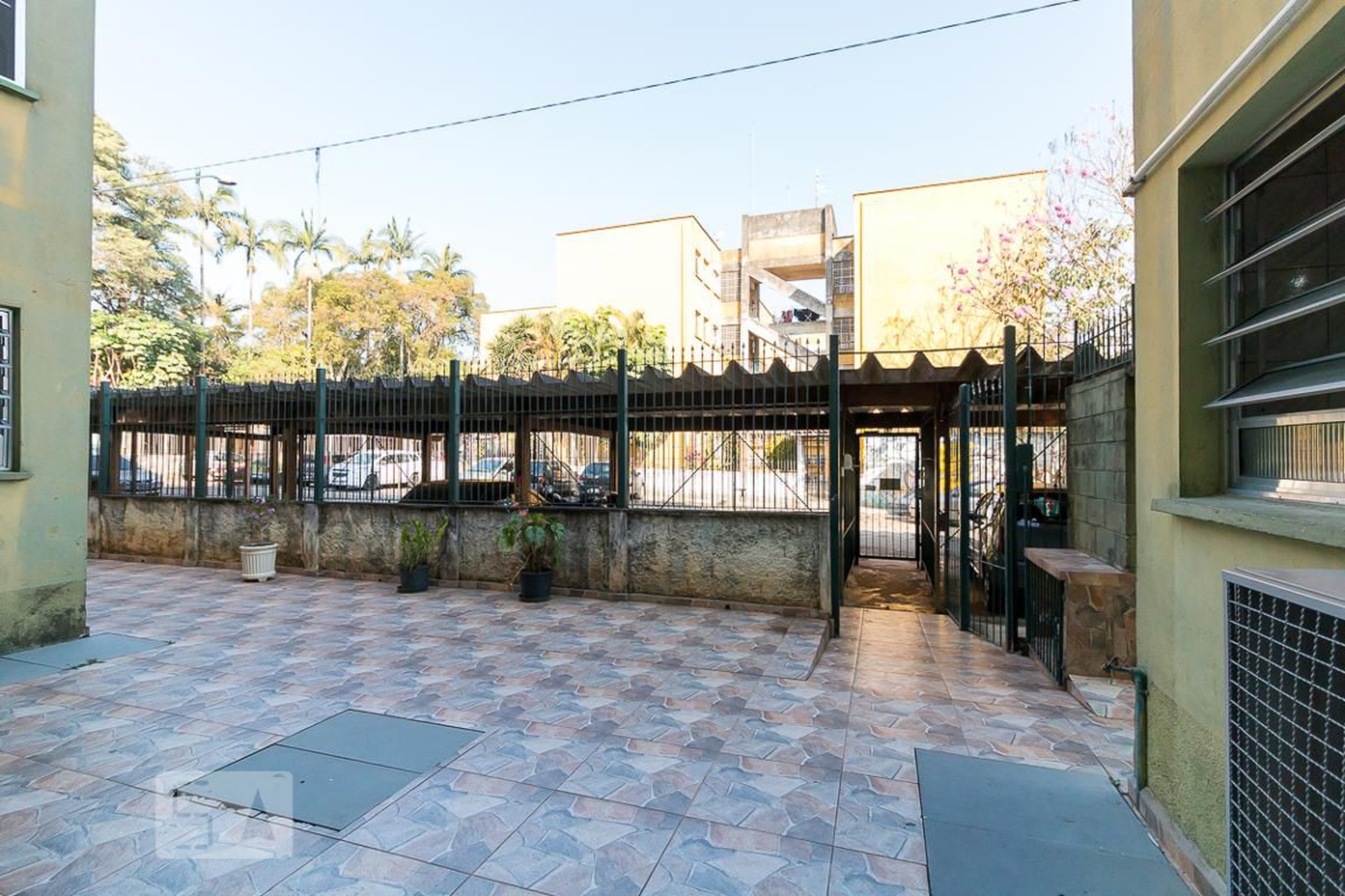 Entrada do prédio - Mônaco Padre Bento