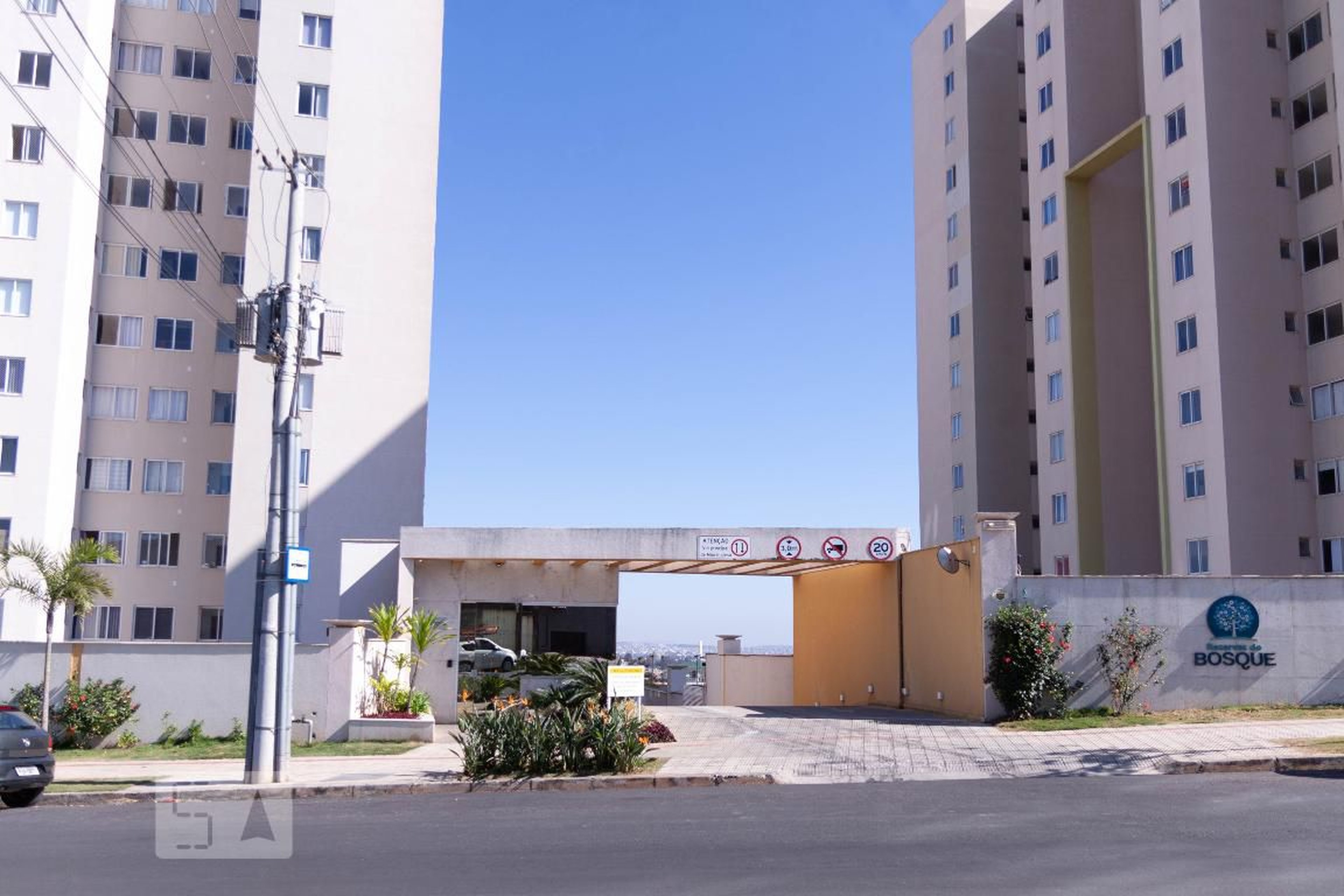 Fachada Condomínio Reserva do Bosque